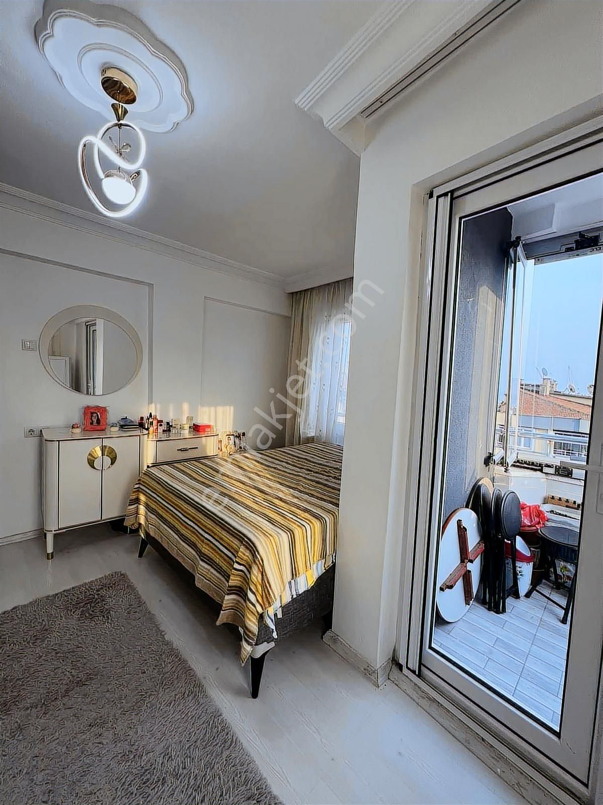 Gençlik Parkı İçi Yapılı Denize 2 Dk Mesafede 3+1 - Görsel 22