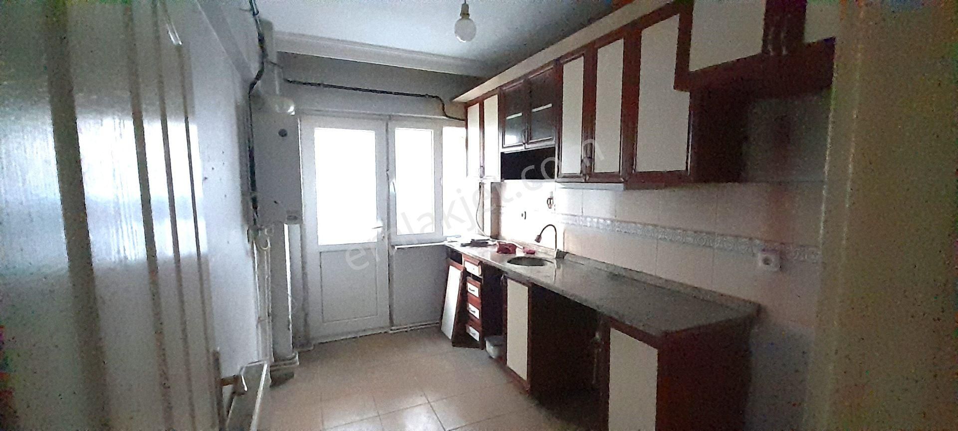 Beren Emlak'tan Altınova Mh. Giriş Kat 3+1 Satılık Daire - Görsel 8