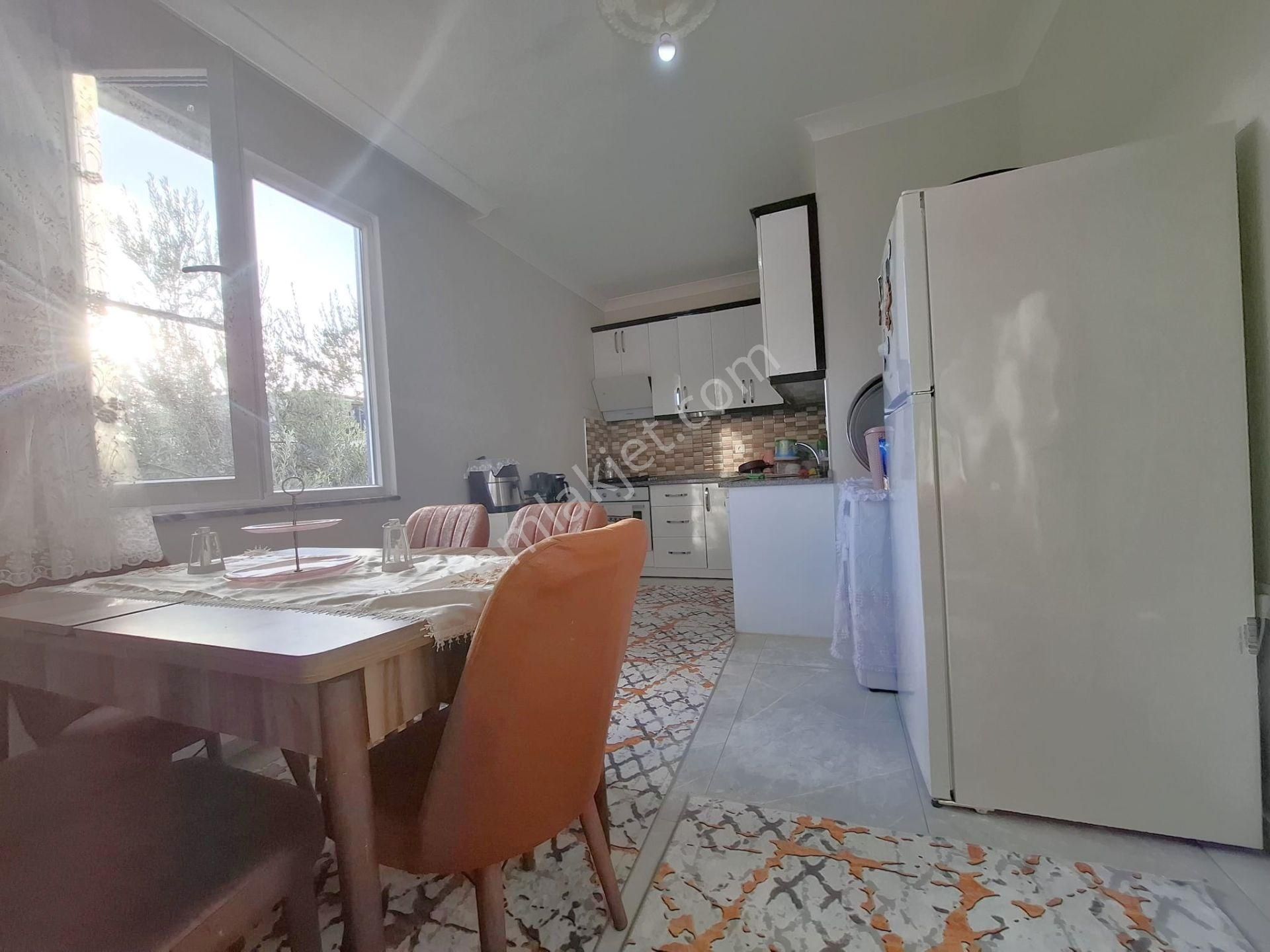 Akman'dan Kadıköyde Doğalgazlı İki Katlı Bahçeli Müstakil Ev - Görsel 3