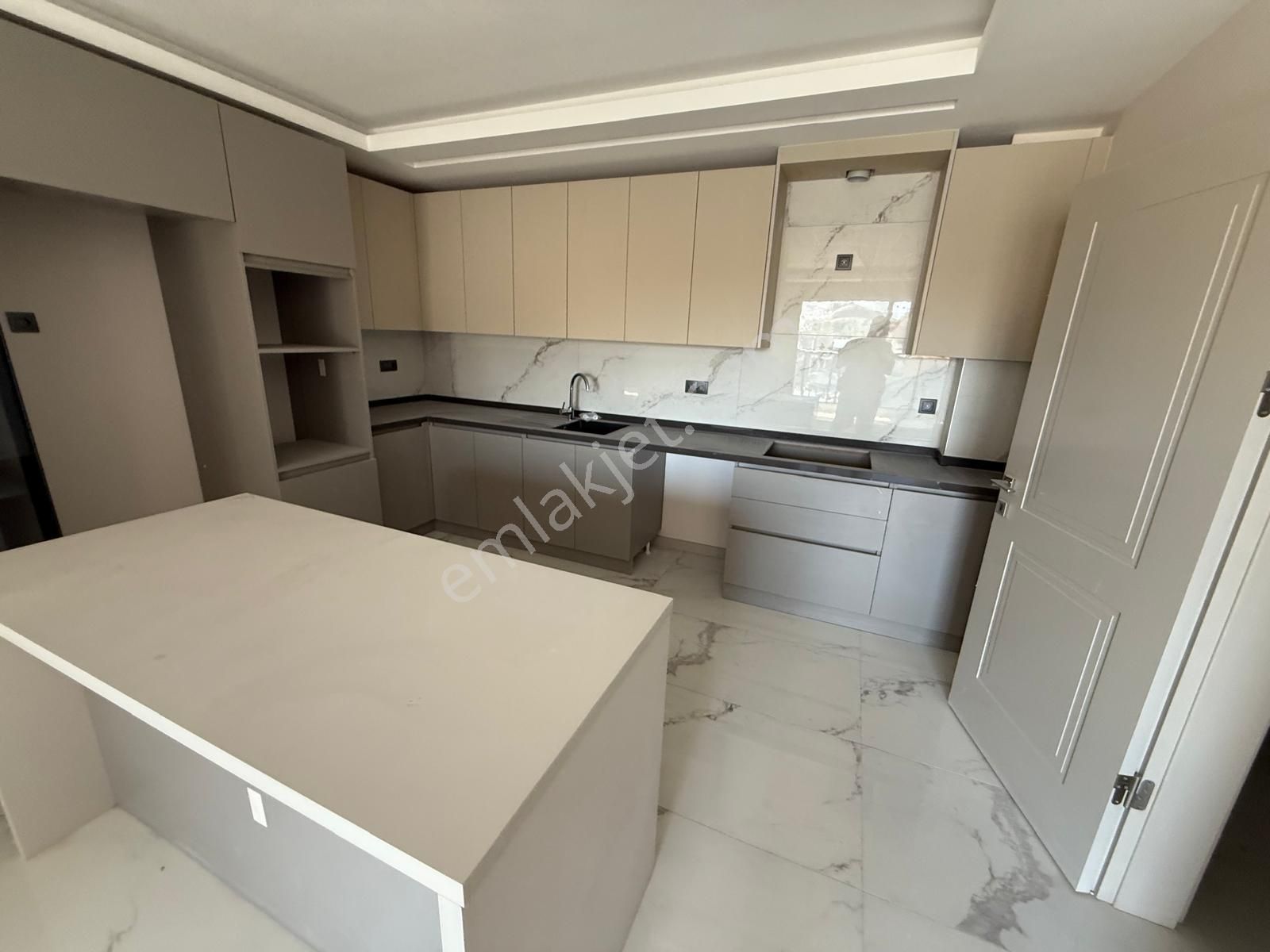 Kapalı Otoparklı, Havuzlu Sitede Sıfır 2+1 Daire - Görsel 18