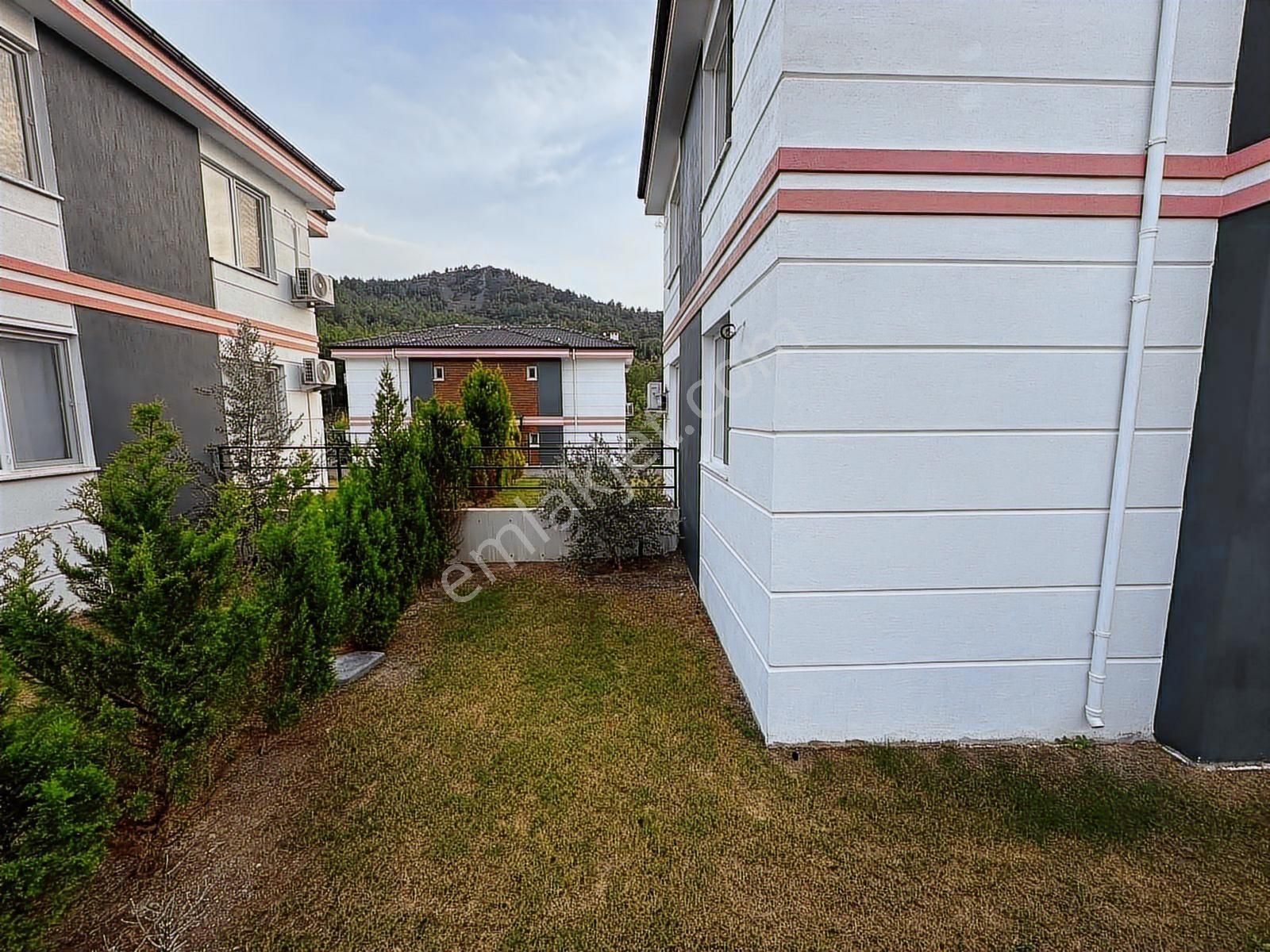 Havuzlu Sitede Özel Bahçeli Doğa Manzaralı 1+1 Daire - Görsel 3