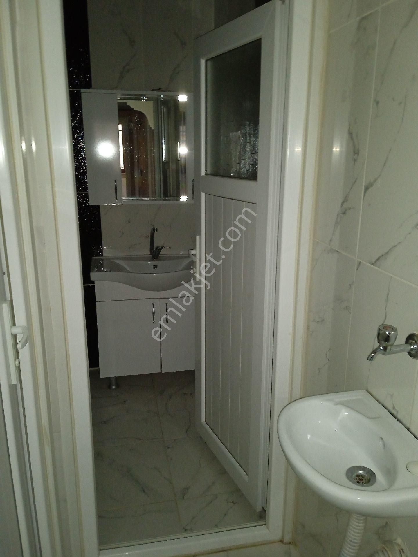 Esenyurt Fatih Mahallesi Ünverdi Caddesi Kiralık 2+1 Daire - Görsel 5