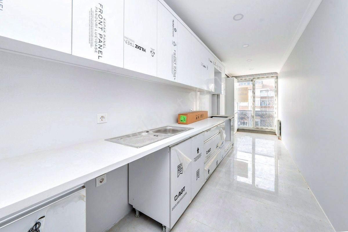 Marcity'den Talatpaşa Caddesi Üzeri E5 Yakını Sıfır 3+1 Daire - Görsel 9