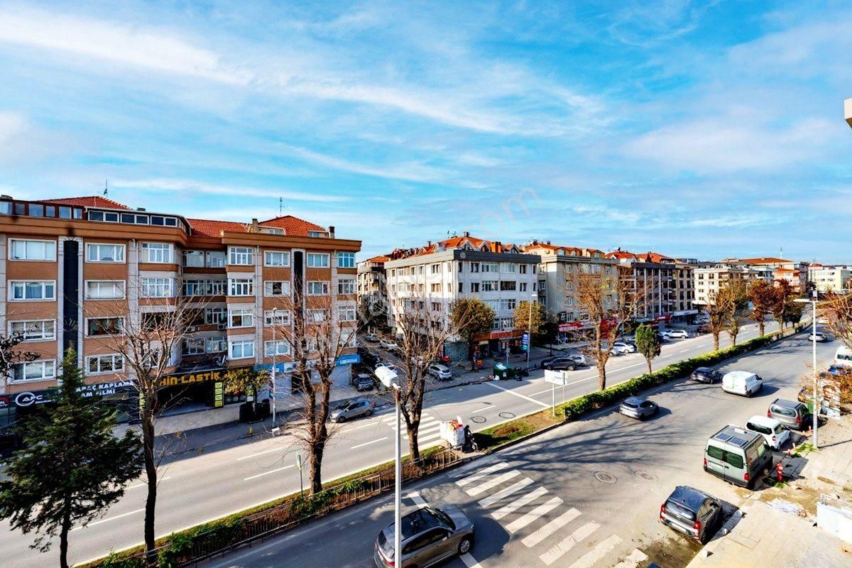 Marcity'den Talatpaşa Caddesi Üzeri E5 Yakını Sıfır 3+1 Daire