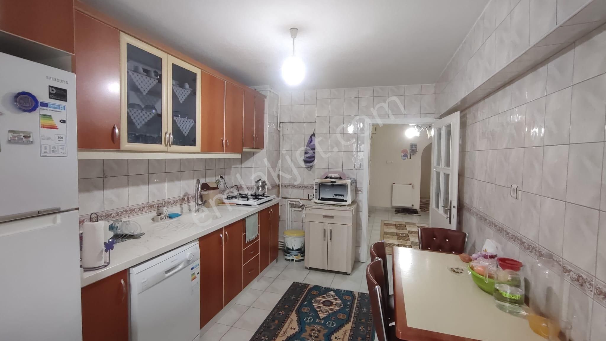 Atanora Vadi'den İlkerde Vadi Cepheli Geniş Metraj Mantolamalı İskanlı Kombili 3+1