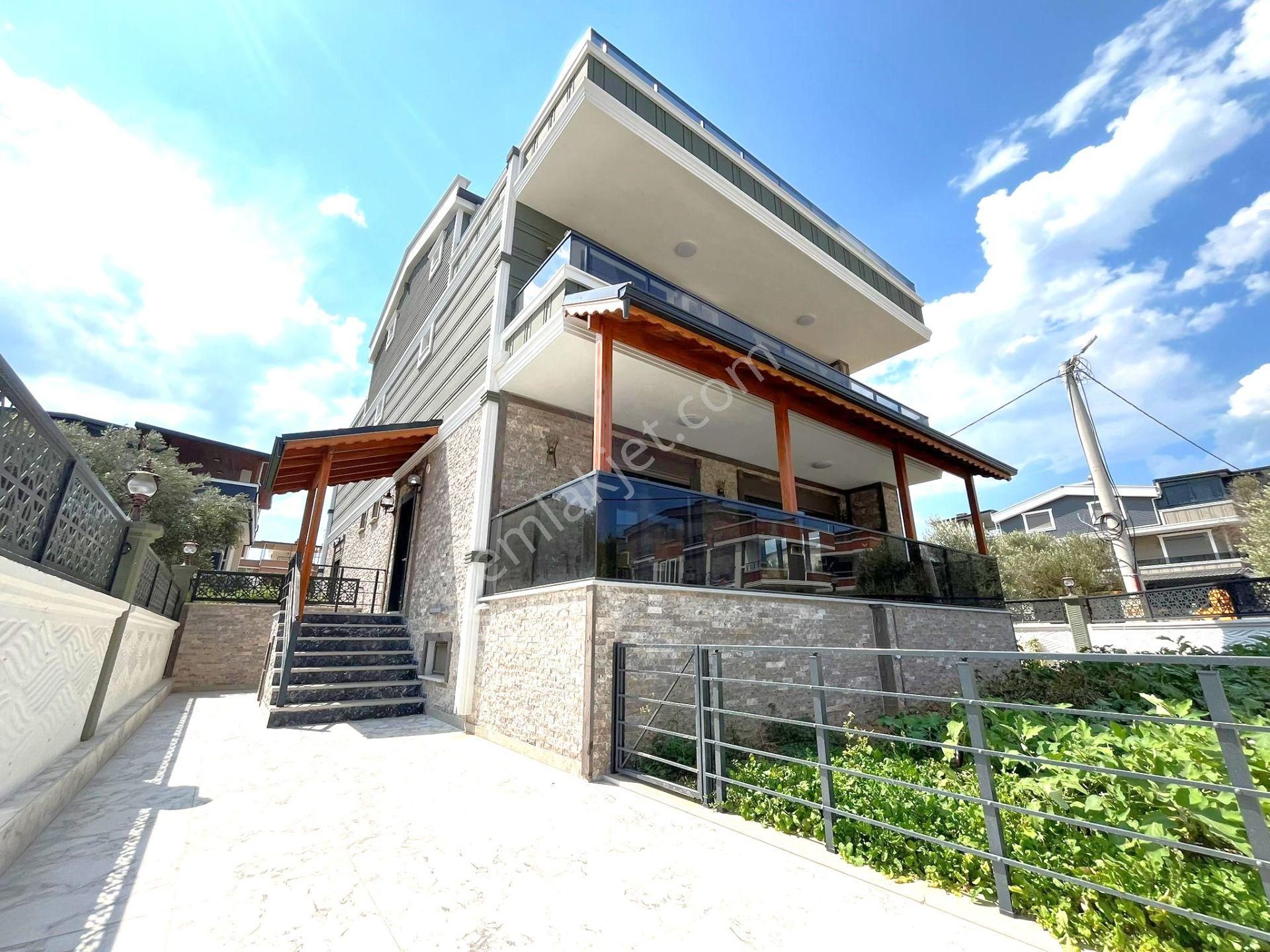 Güre'de Aygül Farkı İle Eşsiz Konfor Ve Kaliteye Sahip Müstakil Bahçeli Ve Teraslı 6+1 Satılık Villa