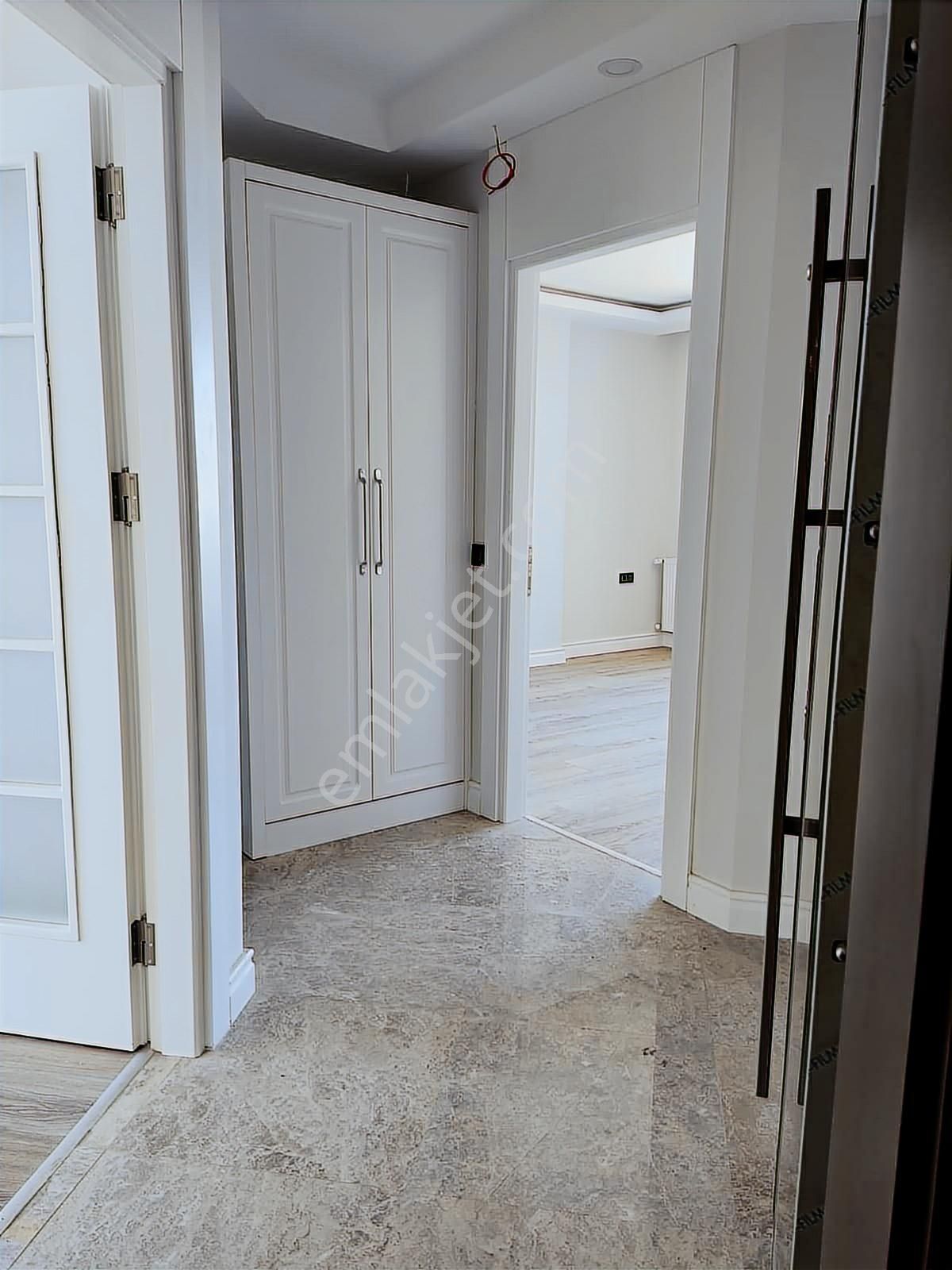 Konyaaltı Sahilde Denize Sıfır , Deniz Manzaralı 1+1 Satılık - Görsel 23