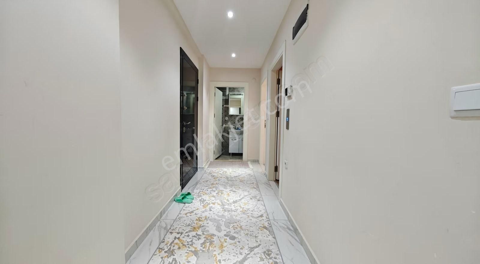 Deniz Yolunda Kiralık Full Eşyalı 2+1 Daire - Görsel 11