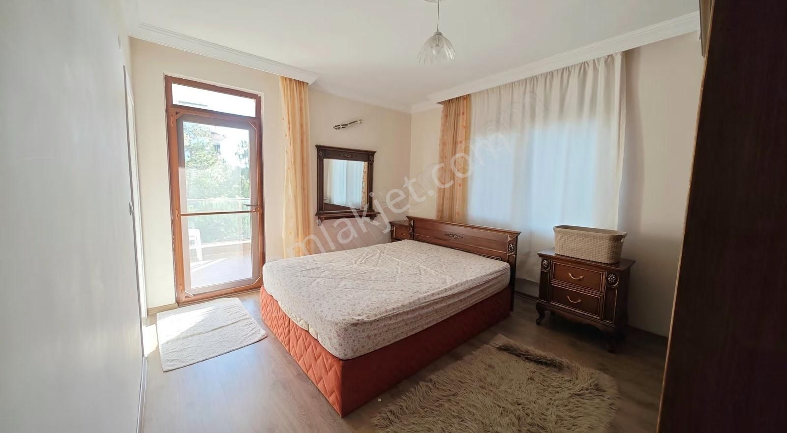 Deniz Yolunda Kiralık Full Eşyalı 2+1 Daire - Görsel 18