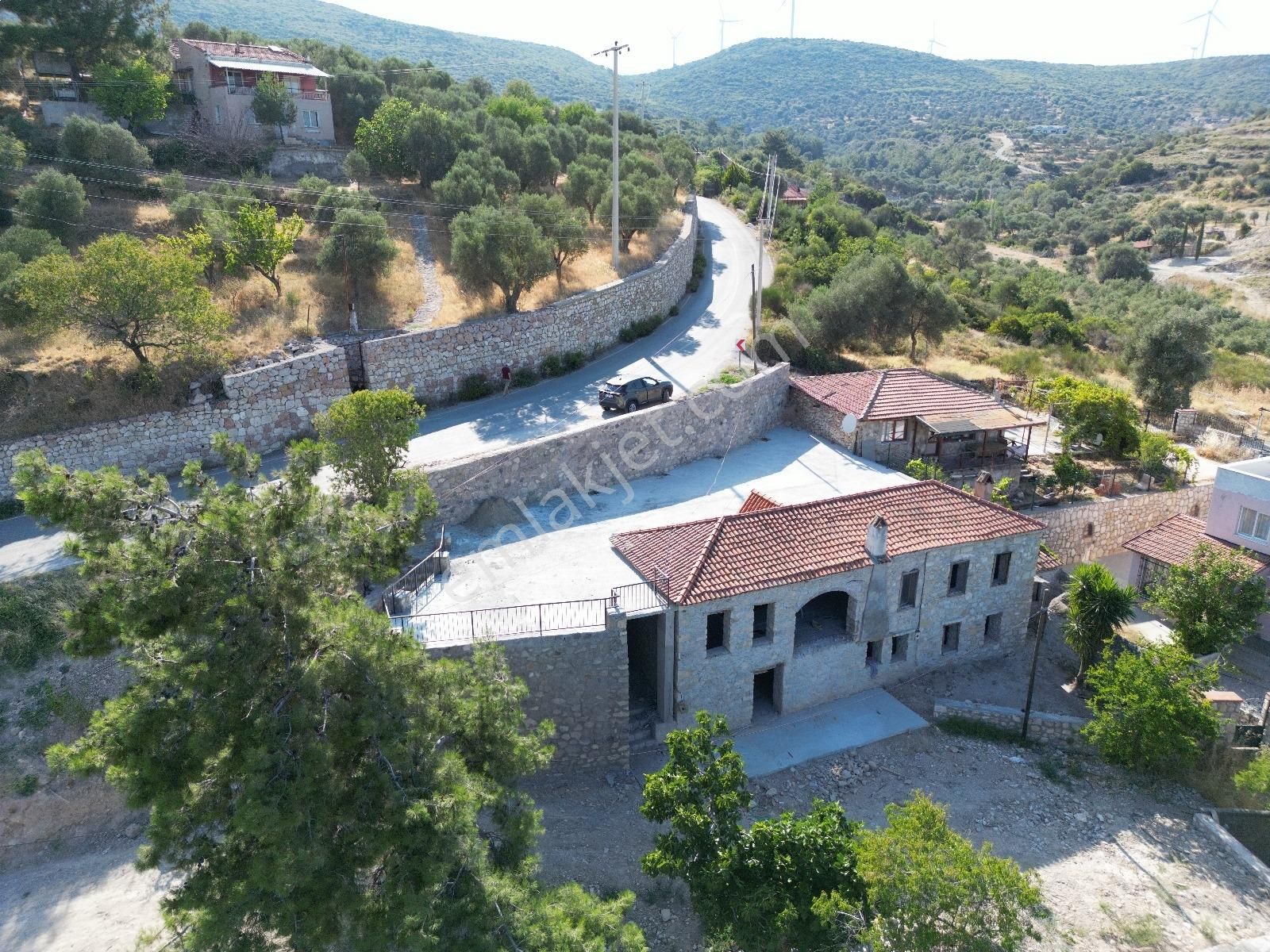 Mordoğan'da Butik Otel-restoran Yapmaya Uygun Taş Ev Ve Arsa - Görsel 5