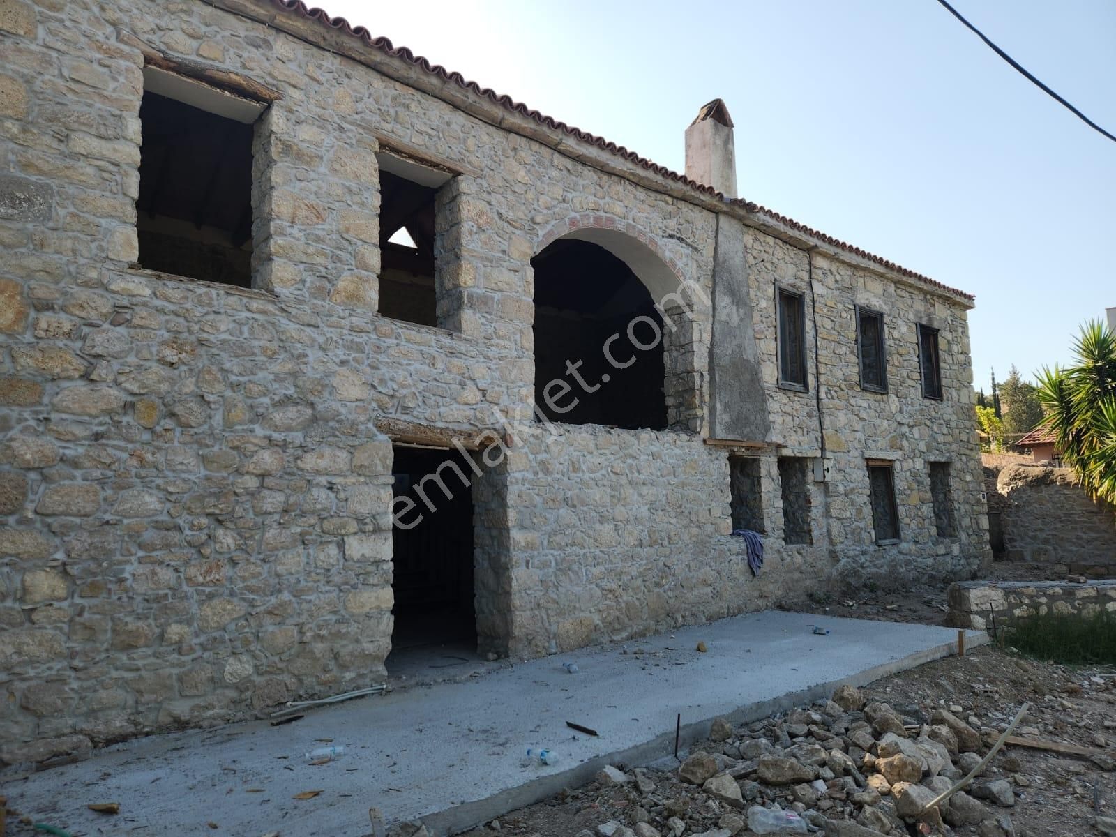 Mordoğan'da Butik Otel-restoran Yapmaya Uygun Taş Ev Ve Arsa - Görsel 5