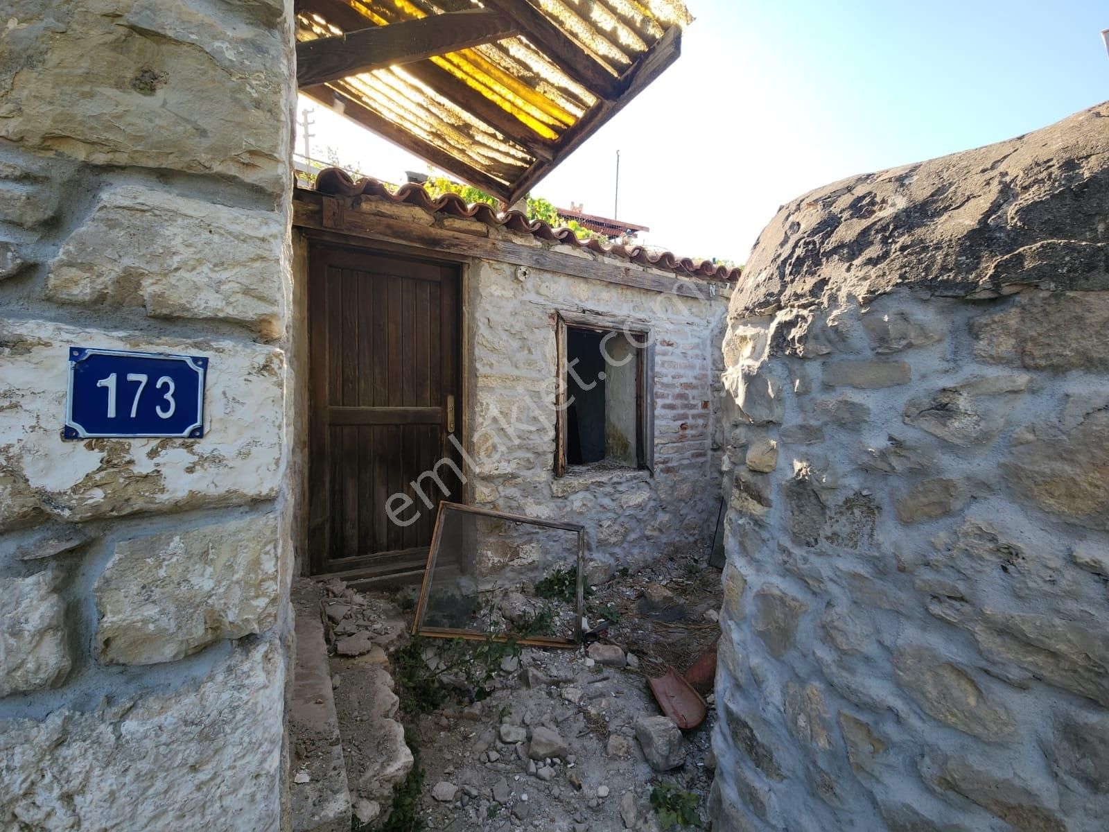 Mordoğan'da Butik Otel-restoran Yapmaya Uygun Taş Ev Ve Arsa - Görsel 18