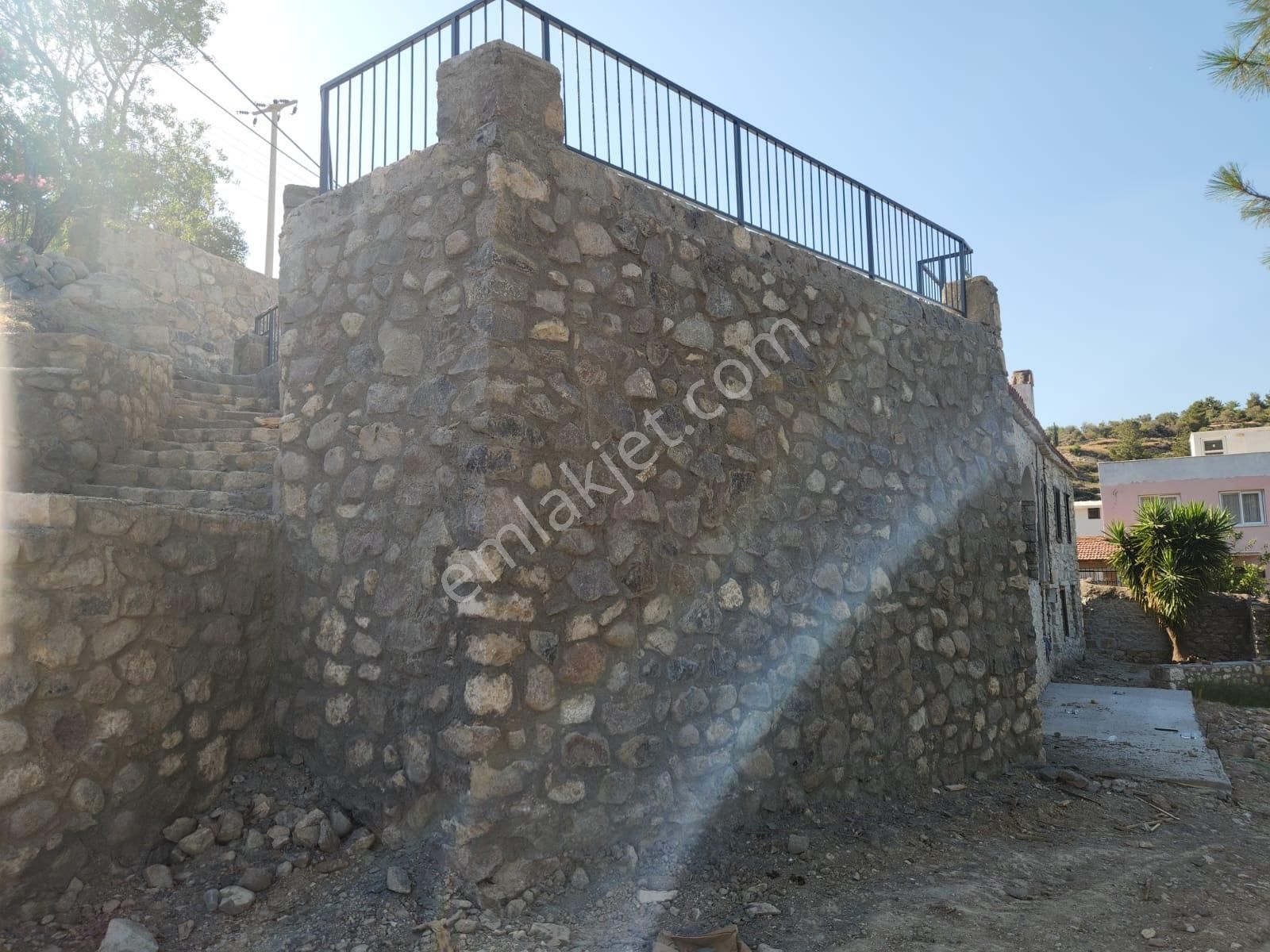 Mordoğan'da Butik Otel-restoran Yapmaya Uygun Taş Ev Ve Arsa - Görsel 14