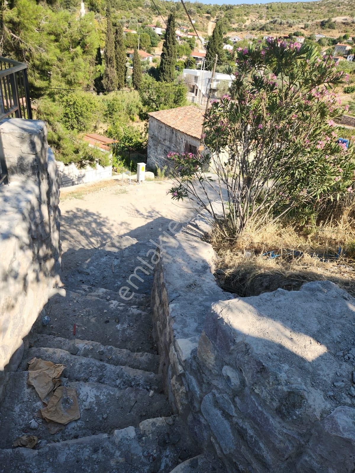 Mordoğan'da Butik Otel-restoran Yapmaya Uygun Taş Ev Ve Arsa - Görsel 10