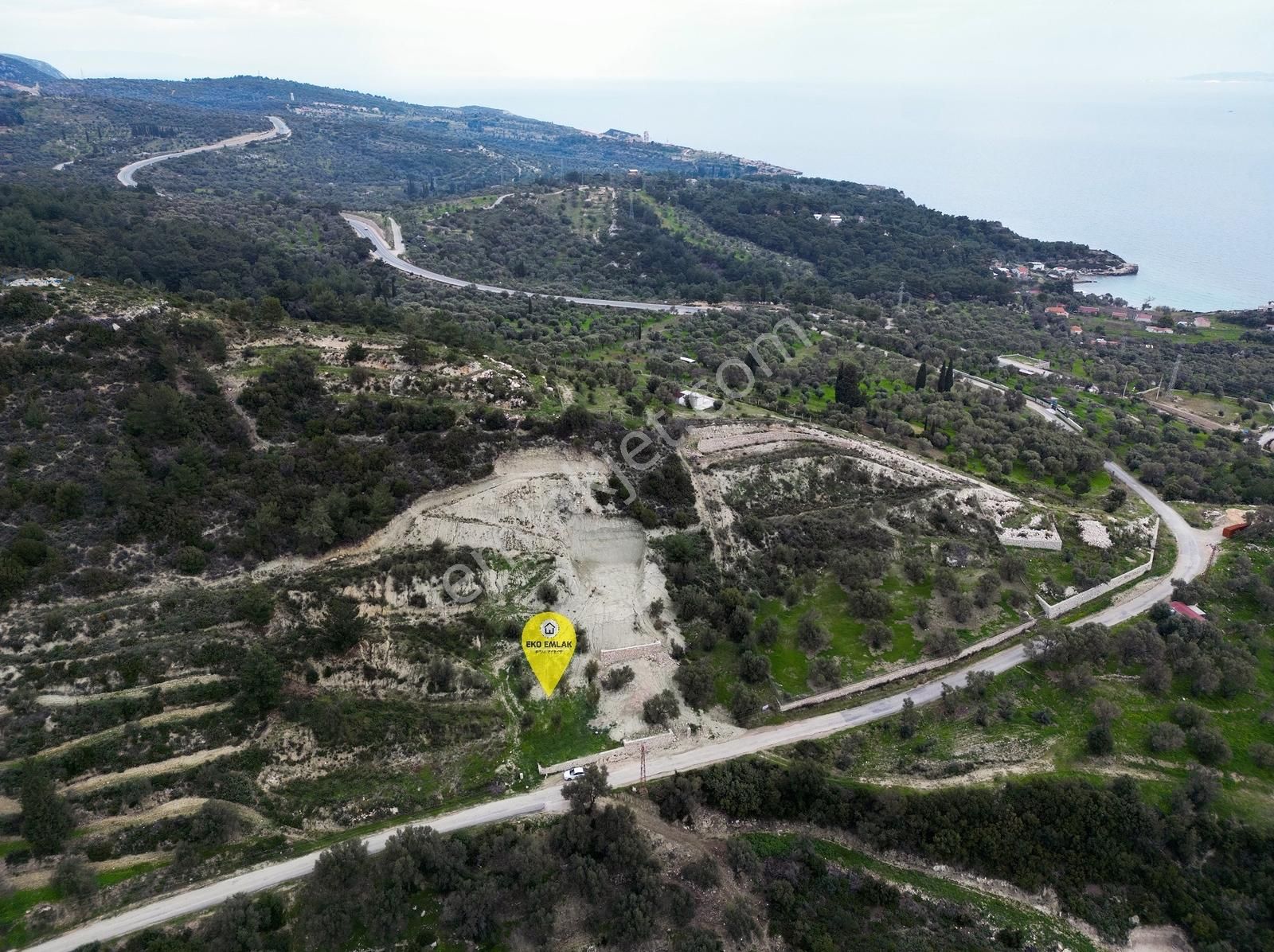 Karaburun Kösedere'de Asfalt Yola Cepheli Deniz Manzaralı Tarla - Görsel 8