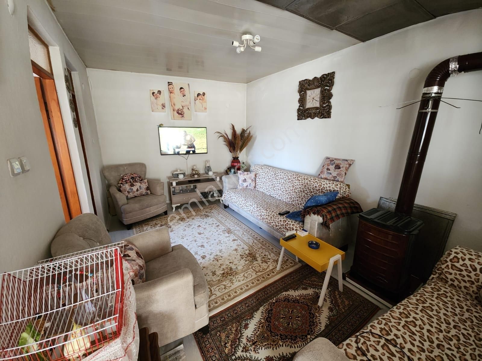 Karaburun Mordoğan'da Temiz Ve Bakımlı Satılık 2+1 Köy Evi - Görsel 15