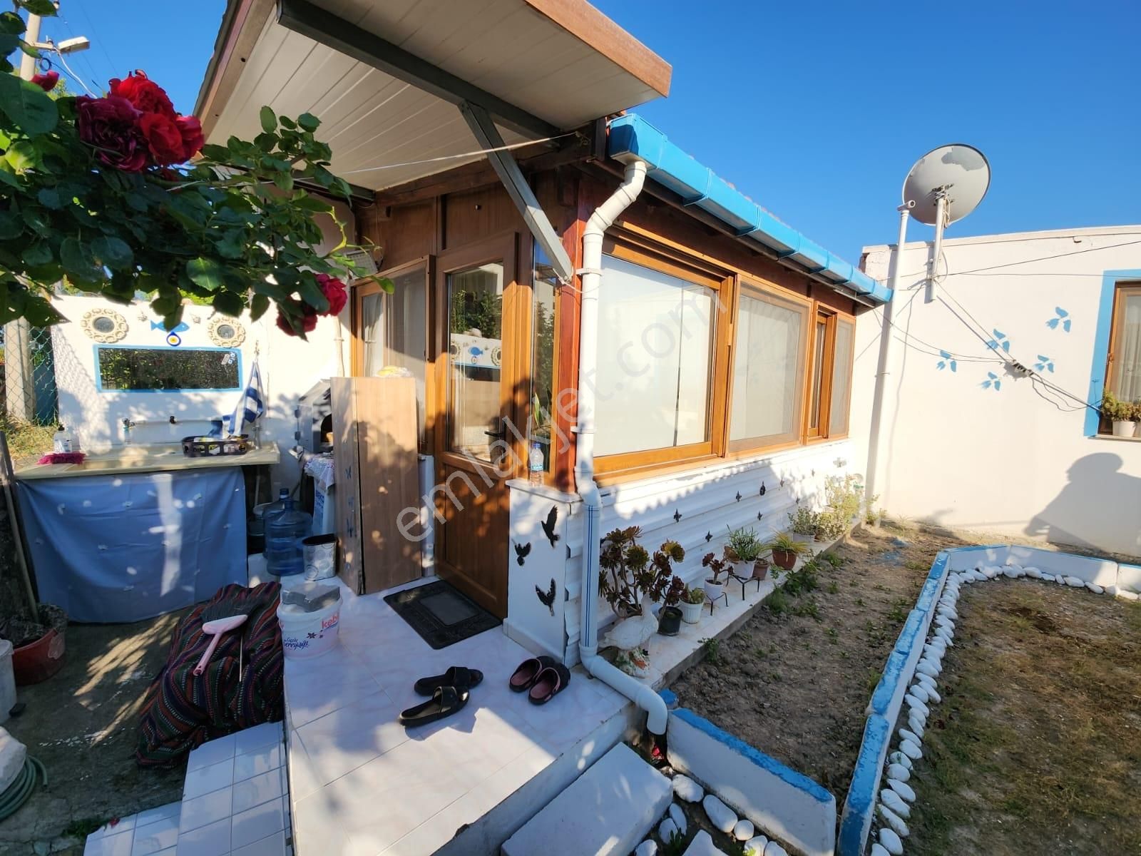 Karaburun Mordoğan'da Temiz Ve Bakımlı Satılık 2+1 Köy Evi - Görsel 11