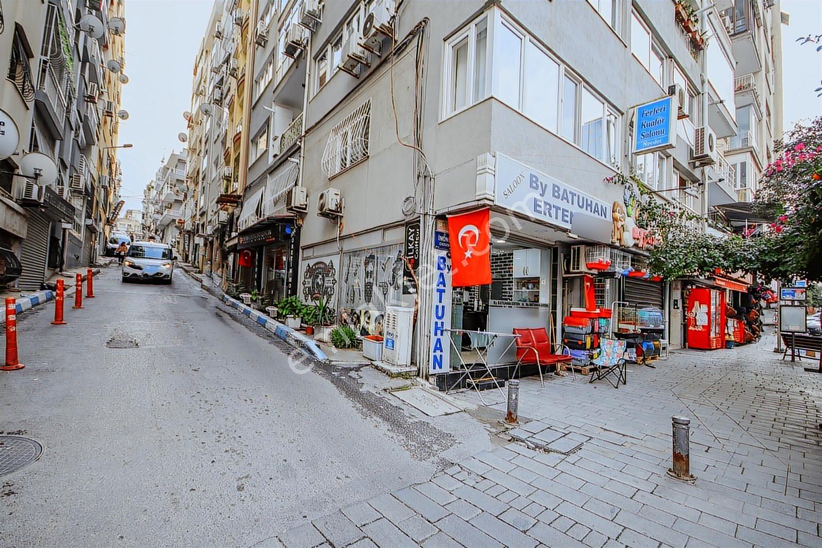 İnönü Caddesi Üzeri Kiracılı Köşe Konum Satılık Dükkan - Görsel 16
