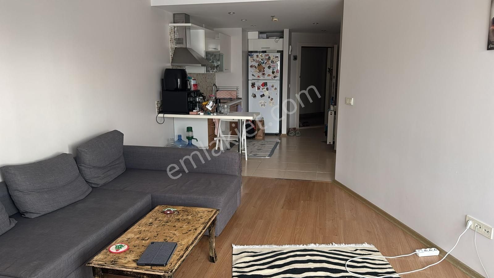 Papatya Residence 2 Merkezi Konumda Metrobüse 5 Dakika 1+1 - Görsel 24