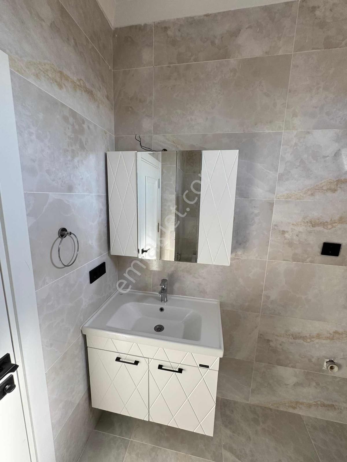 Efeler'de Tam Müstakil Lüks Yapılı 3+1 Ayrı Mutfak Villa - Görsel 24