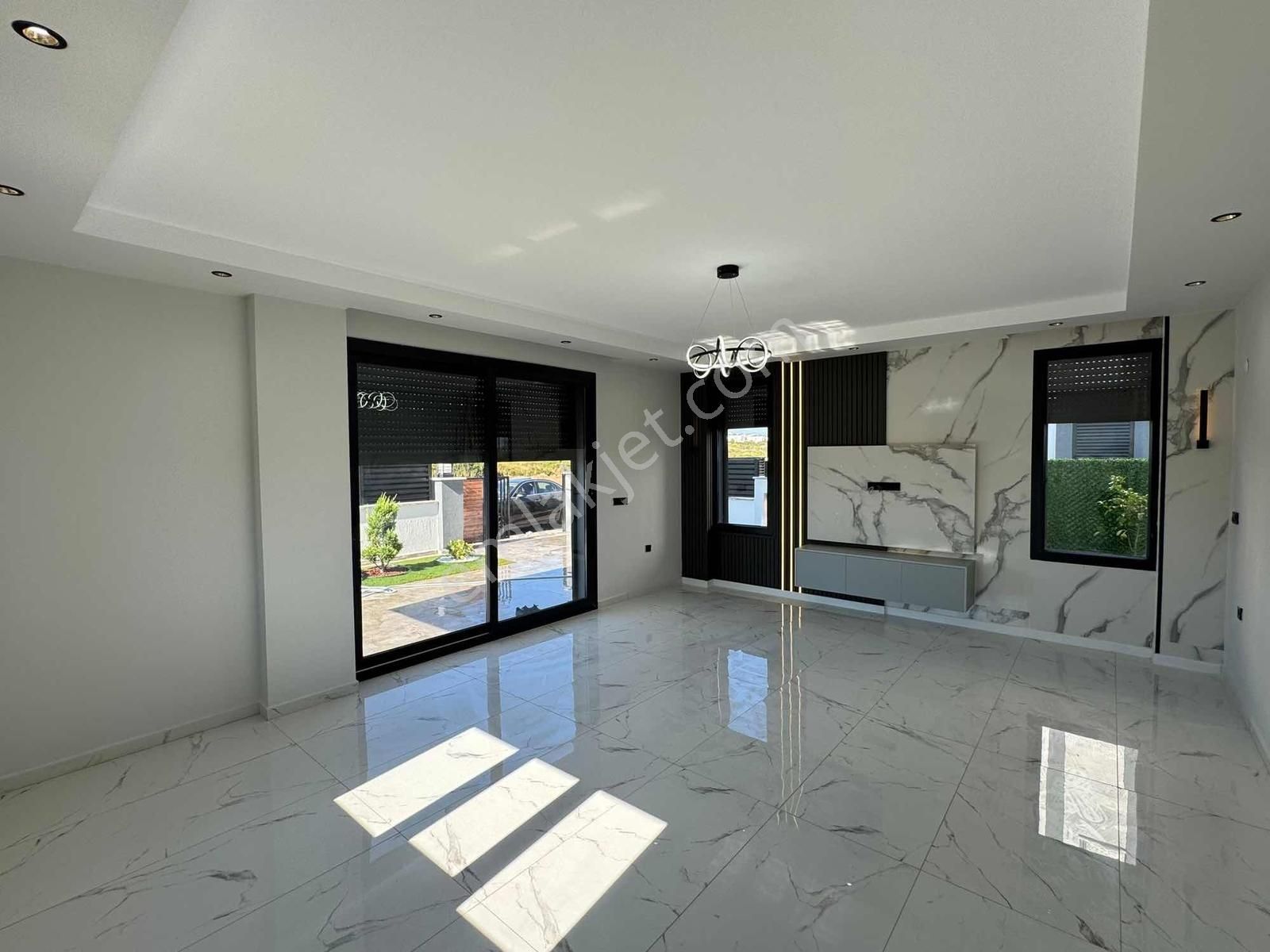 Efeler'de Tam Müstakil Lüks Yapılı 3+1 Ayrı Mutfak Villa - Görsel 28