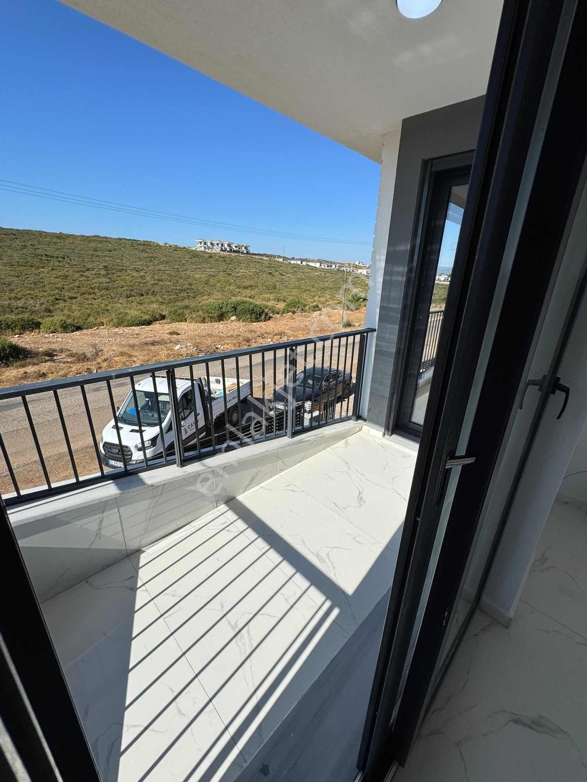 Efeler'de Tam Müstakil Lüks Yapılı 3+1 Ayrı Mutfak Villa - Görsel 13