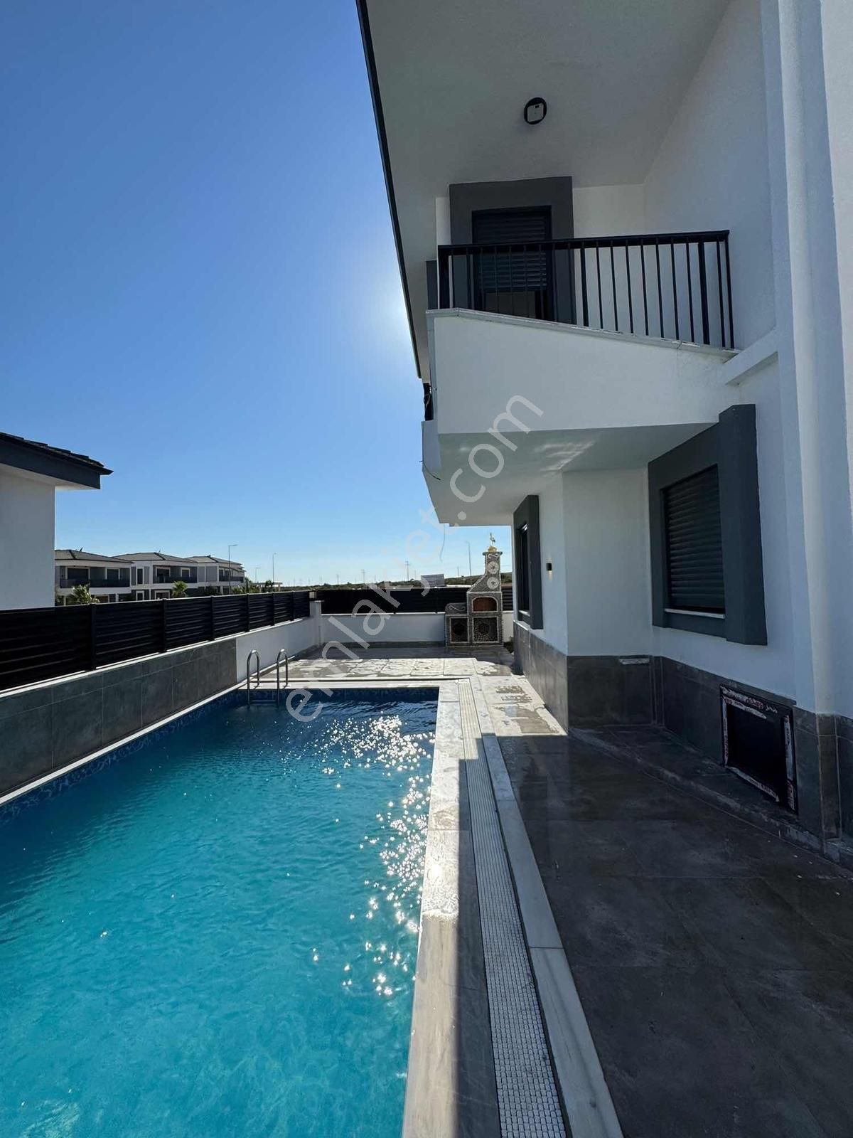 Efeler'de Tam Müstakil Lüks Yapılı 3+1 Ayrı Mutfak Villa - Görsel 33