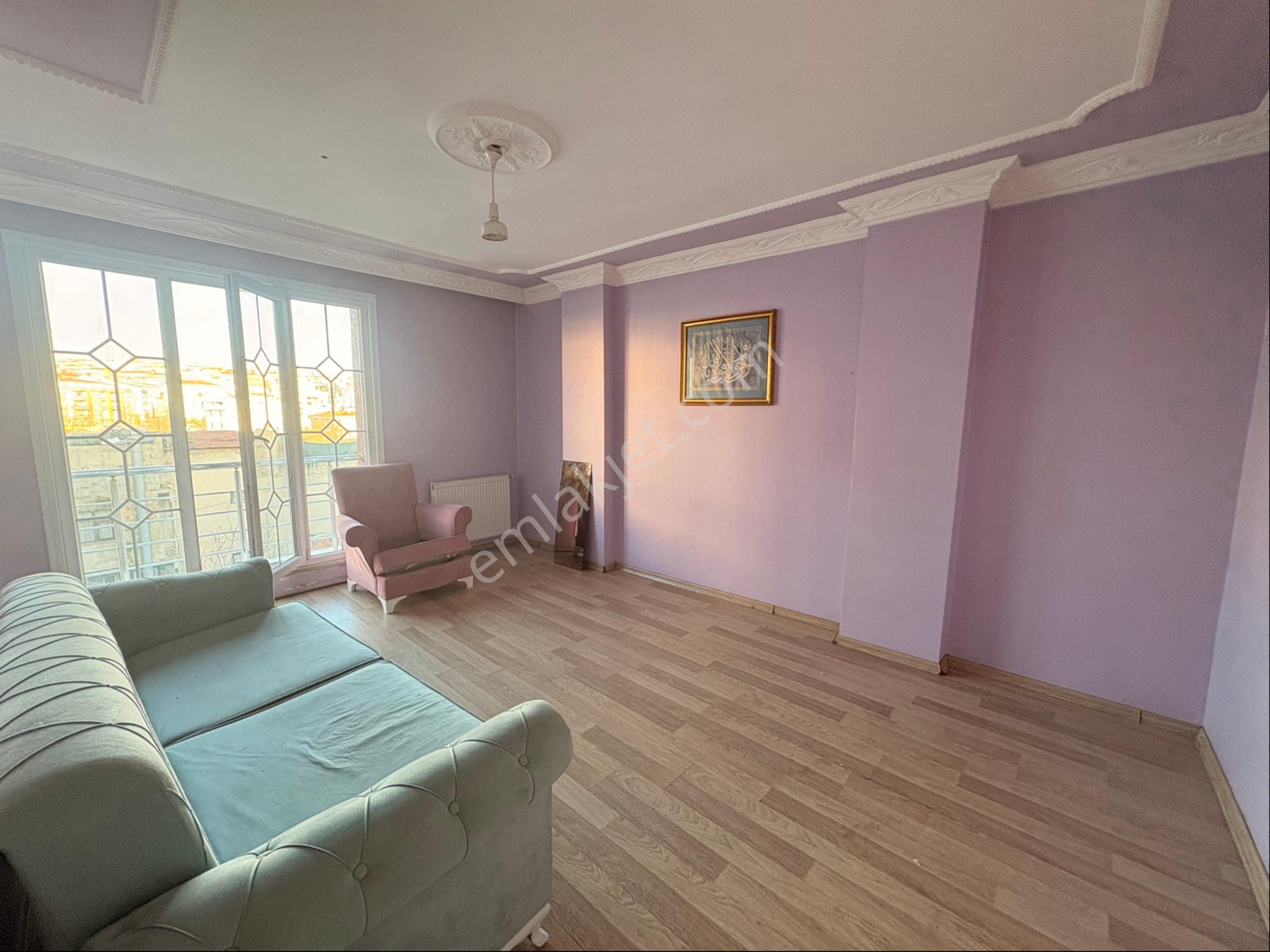 Merkezı Konumda Herkese Uygun Genış Ara Kat