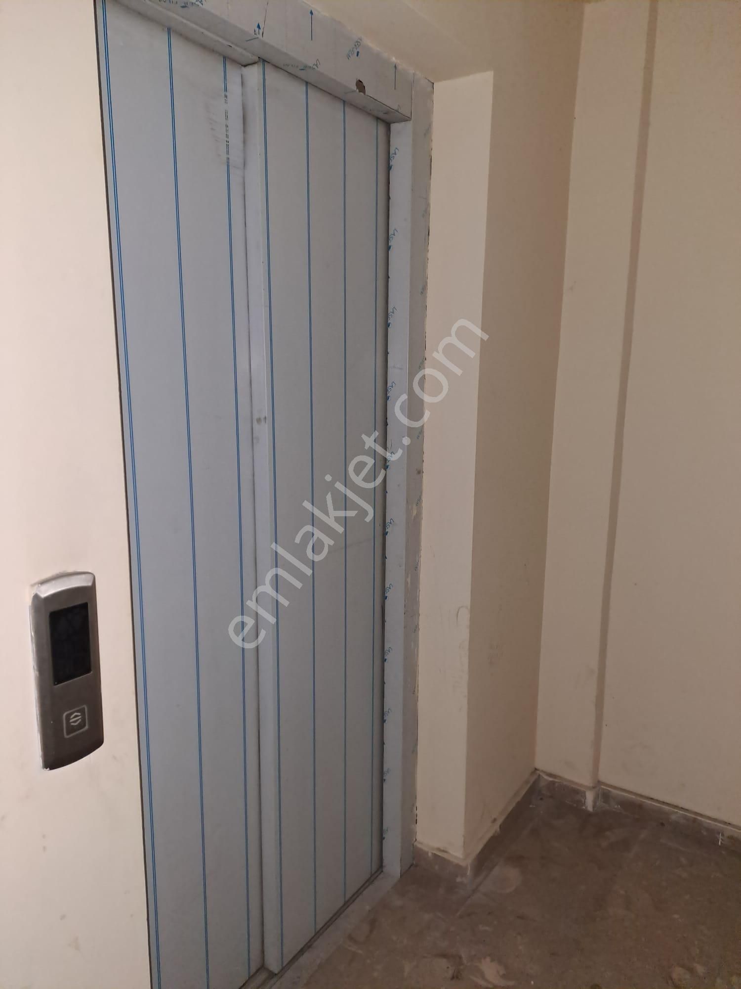 Çarşı Merkez Uzunzade Sokakta Satılık 1+1 Ofis Daireler - Görsel 11