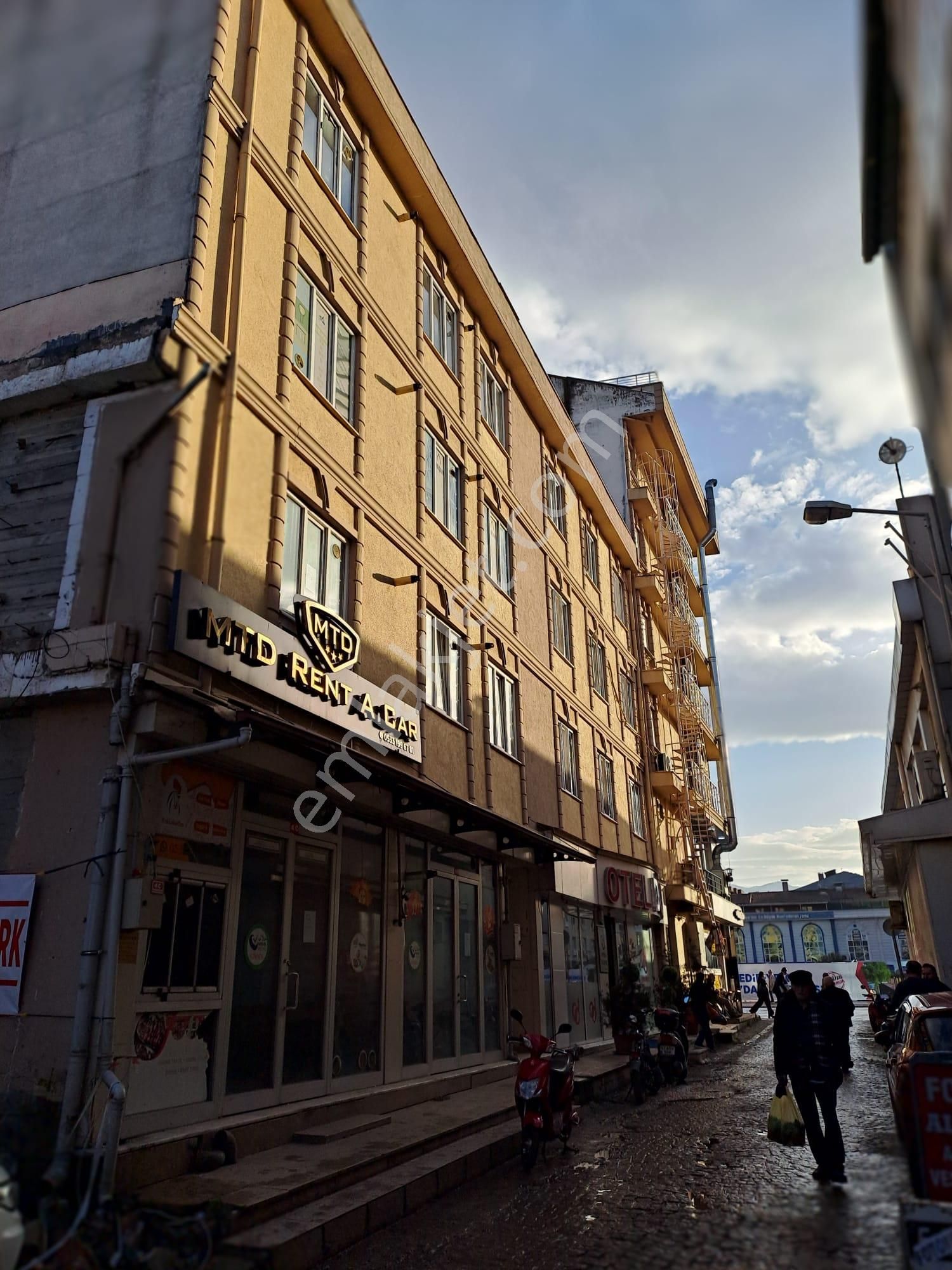 Çarşı Merkez Uzunzade Sokakta Satılık 1+1 Ofis Daireler - Görsel 4