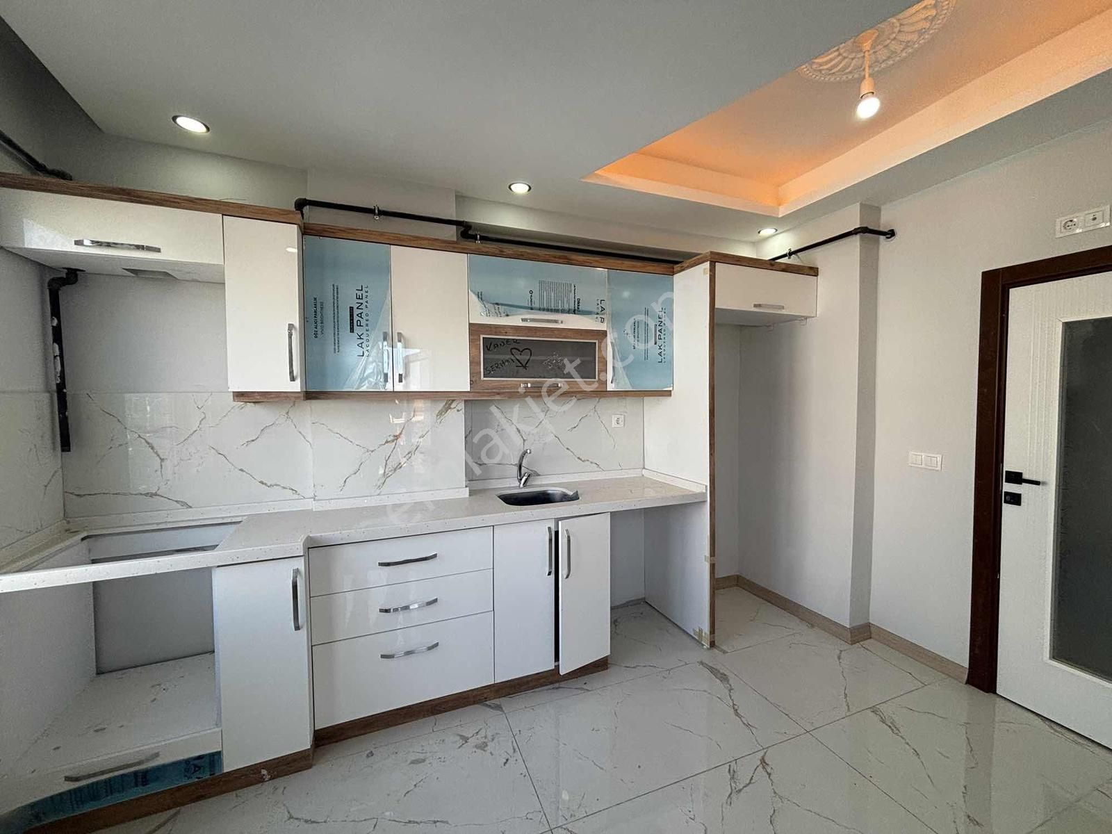 Fa Özbir'den Bağlık'ta Oturuma Hazır 2+1 Kiralık Daire - Görsel 3