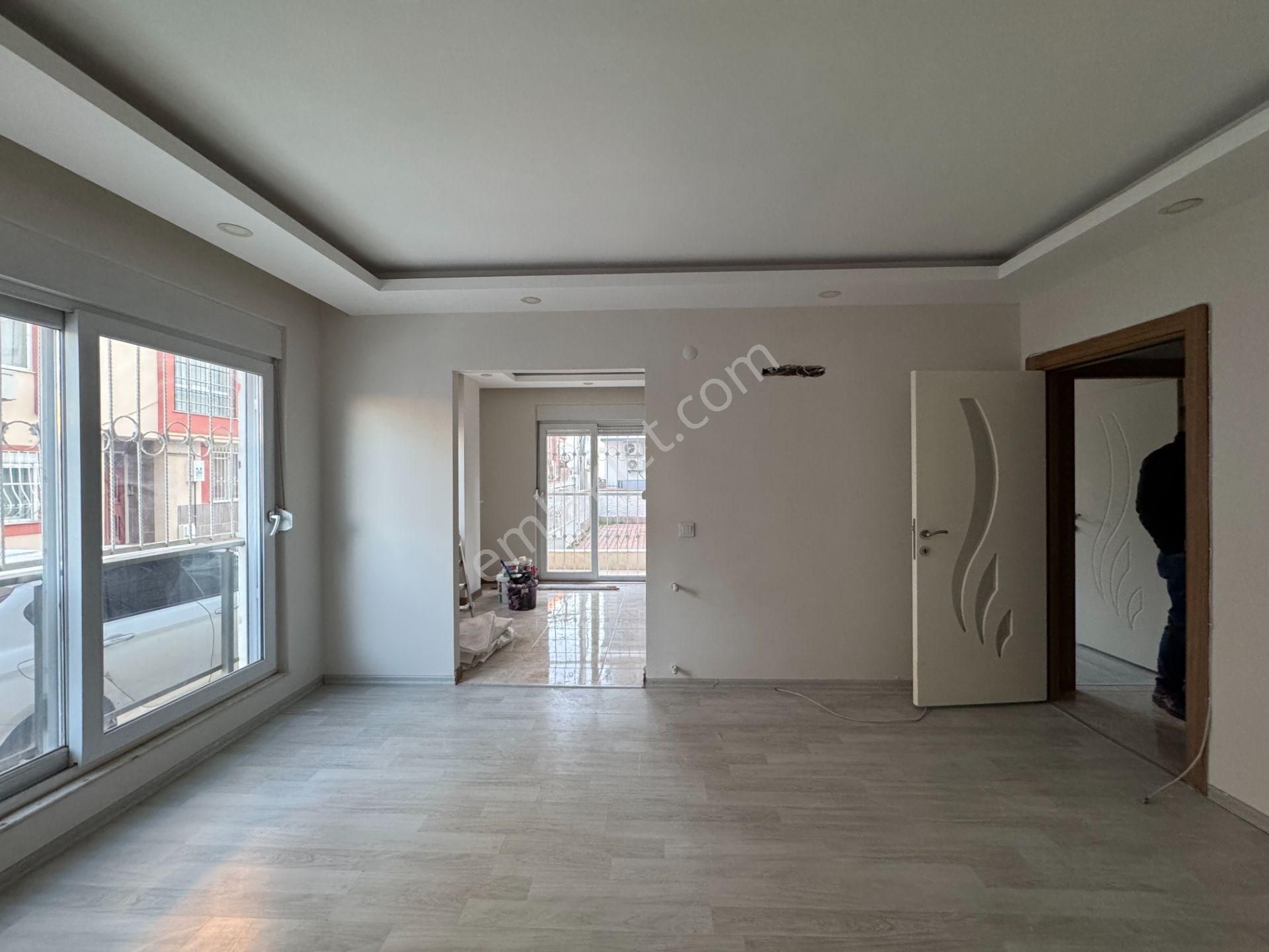 Büyükşehir Belediye Yanında Her Şeyi Ayrı 2+1 Daire - Görsel 6