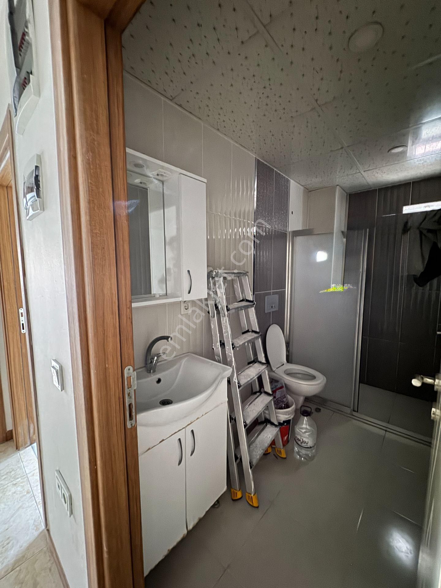 Büyükşehir Belediye Yanında Her Şeyi Ayrı 2+1 Daire - Görsel 14