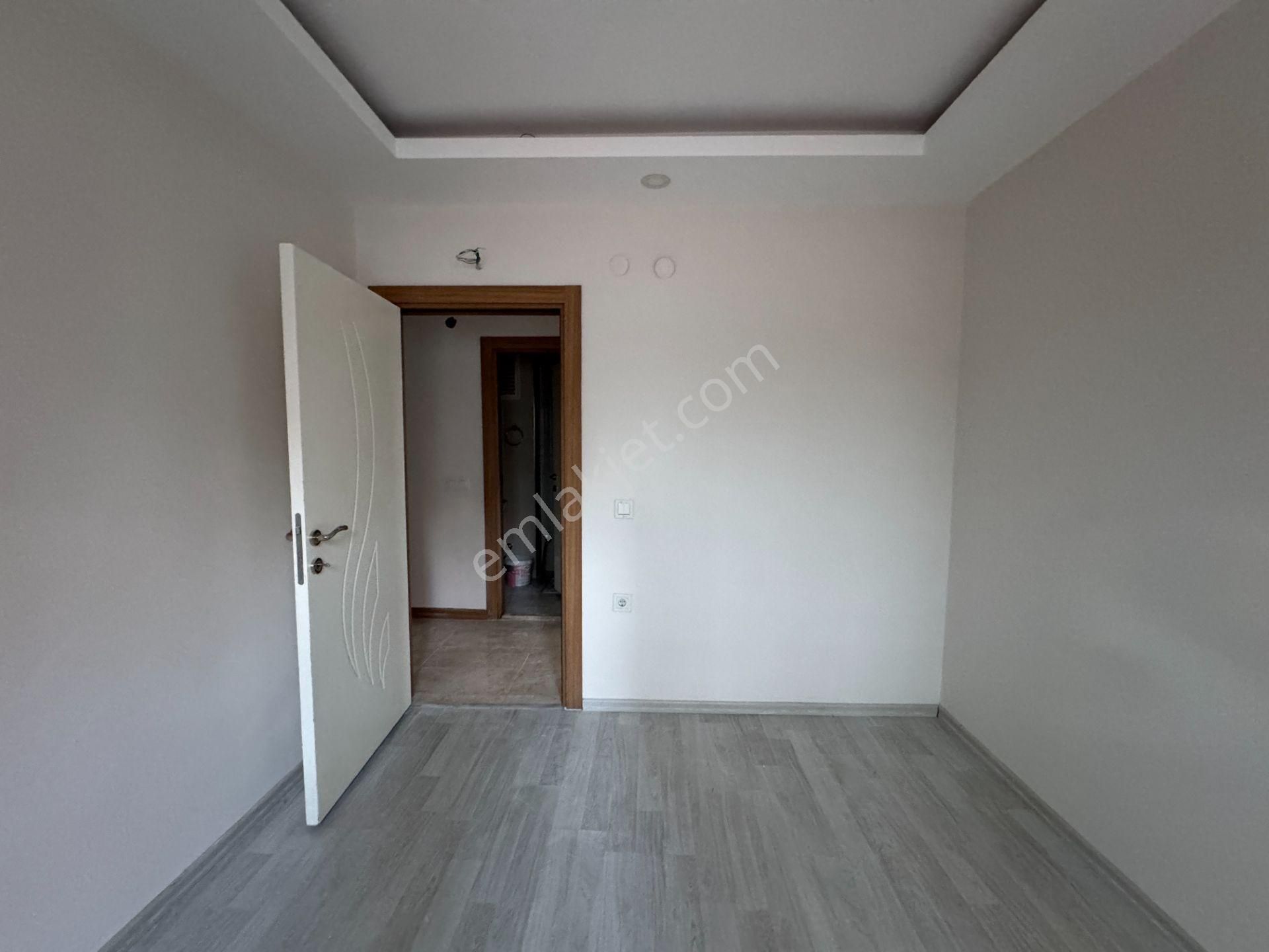 Büyükşehir Belediye Yanında Her Şeyi Ayrı 2+1 Daire - Görsel 11