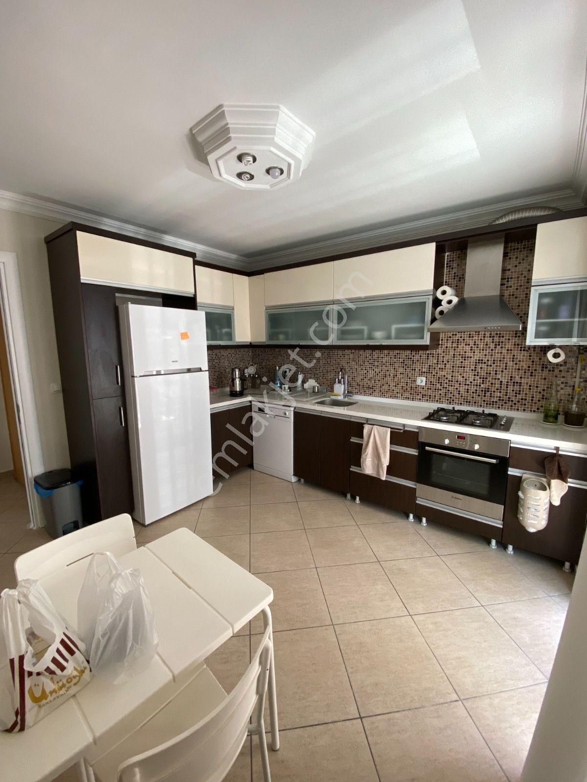 Havuzlu Site İçerisinde Geniş 3+1 - Görsel 14