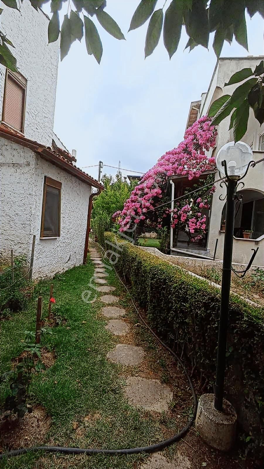 İznikte Göl Manzaralı Sitede 2 Katlı Müstail Ev 4+2 - Görsel 2