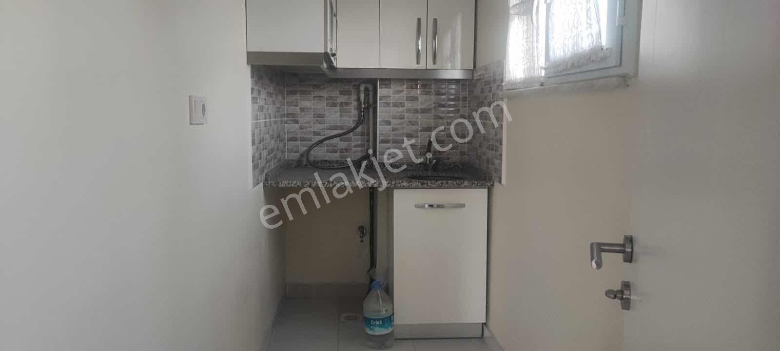 Dubleks Siyavuşpaşada Asansörlü 2015 Yapımı 155m2 4+1 Kombili - Görsel 13