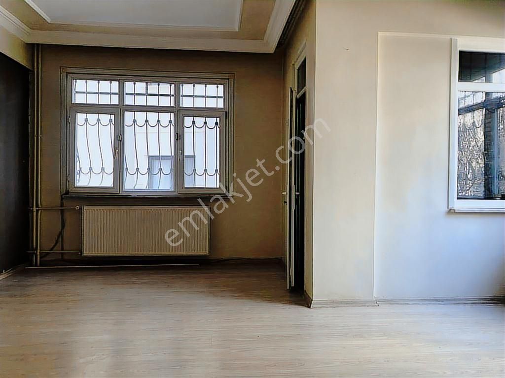 Bakırköy Osmaniye De Yeşilsu Sokak Ta 1.kat 135m2 3+1 Balkonlu - Görsel 4