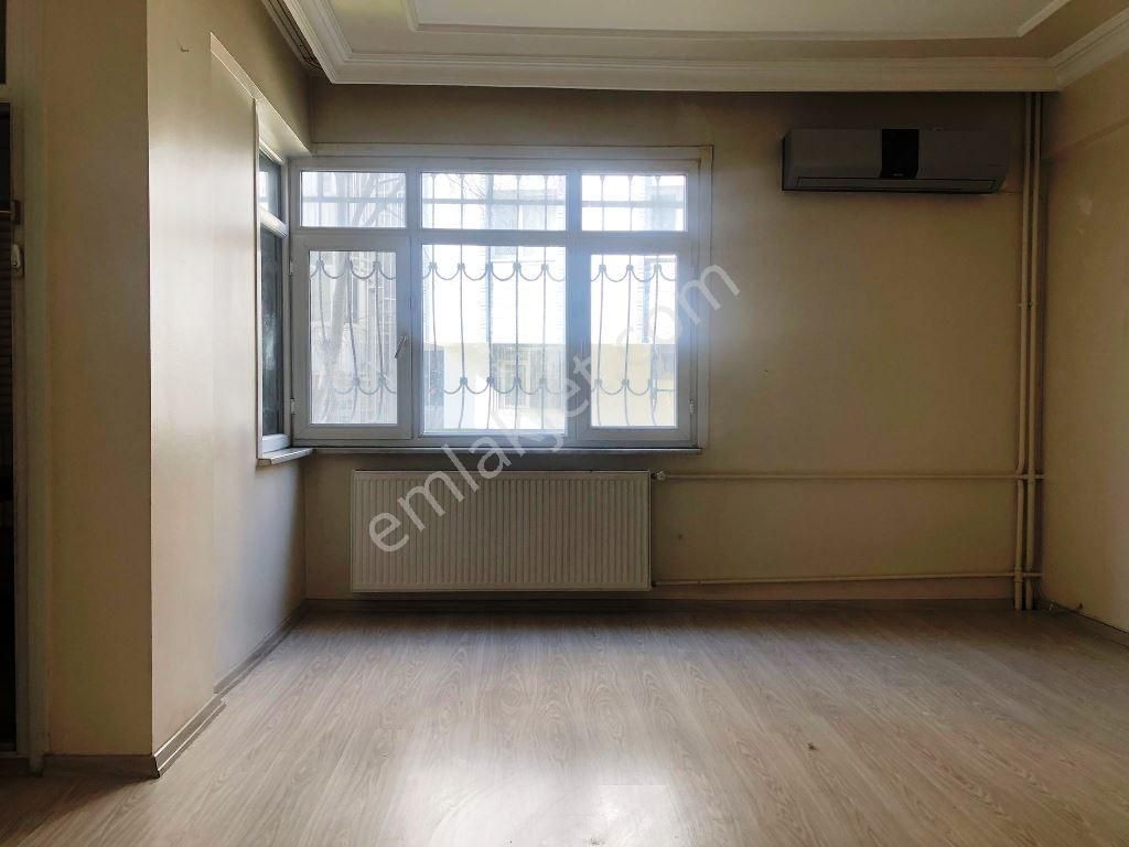 Bakırköy Osmaniye De Yeşilsu Sokak Ta 1.kat 135m2 3+1 Balkonlu - Görsel 3