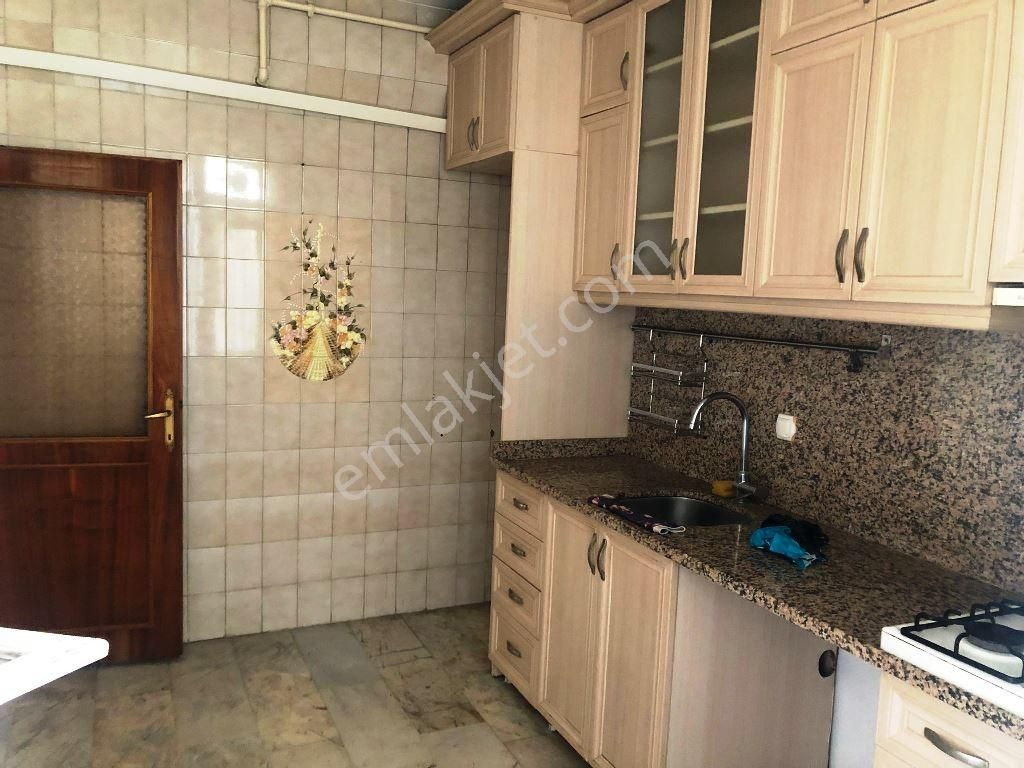 Bakırköy Osmaniye De Yeşilsu Sokak Ta 1.kat 135m2 3+1 Balkonlu - Görsel 16