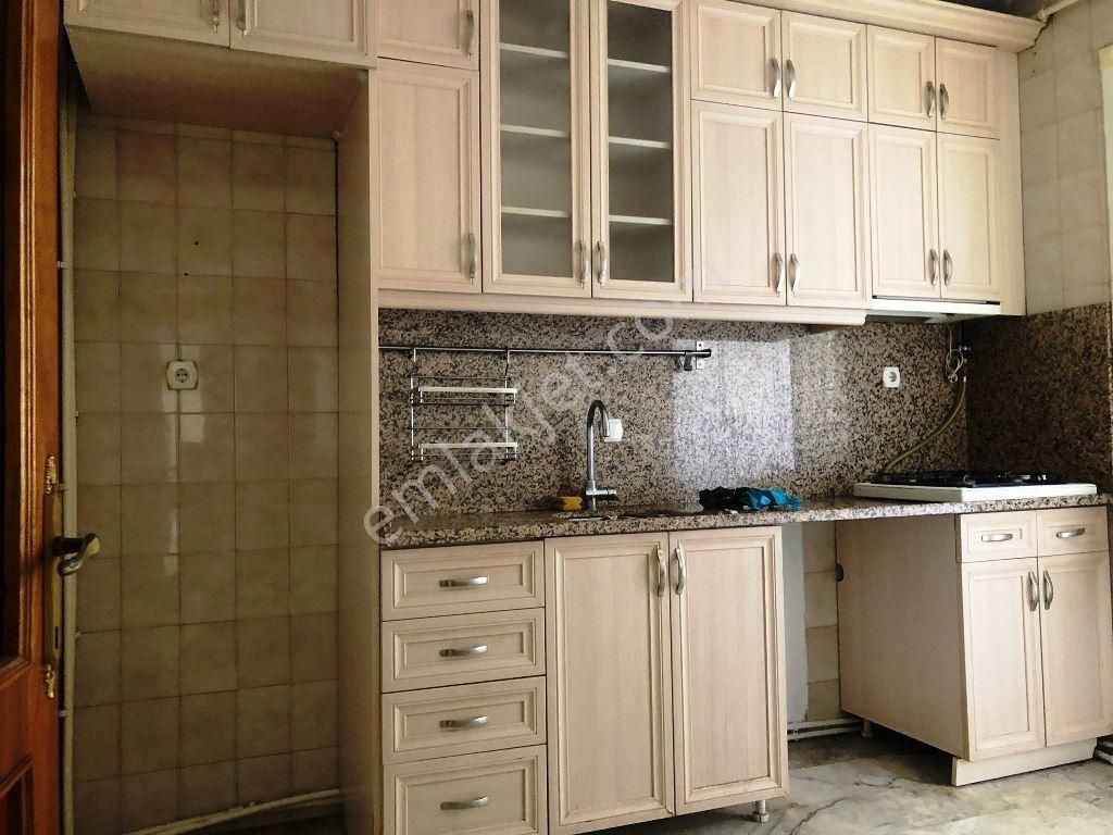 Bakırköy Osmaniye De Yeşilsu Sokak Ta 1.kat 135m2 3+1 Balkonlu - Görsel 15