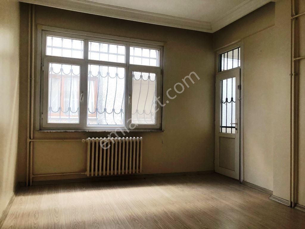 Bakırköy Osmaniye De Yeşilsu Sokak Ta 1.kat 135m2 3+1 Balkonlu - Görsel 18