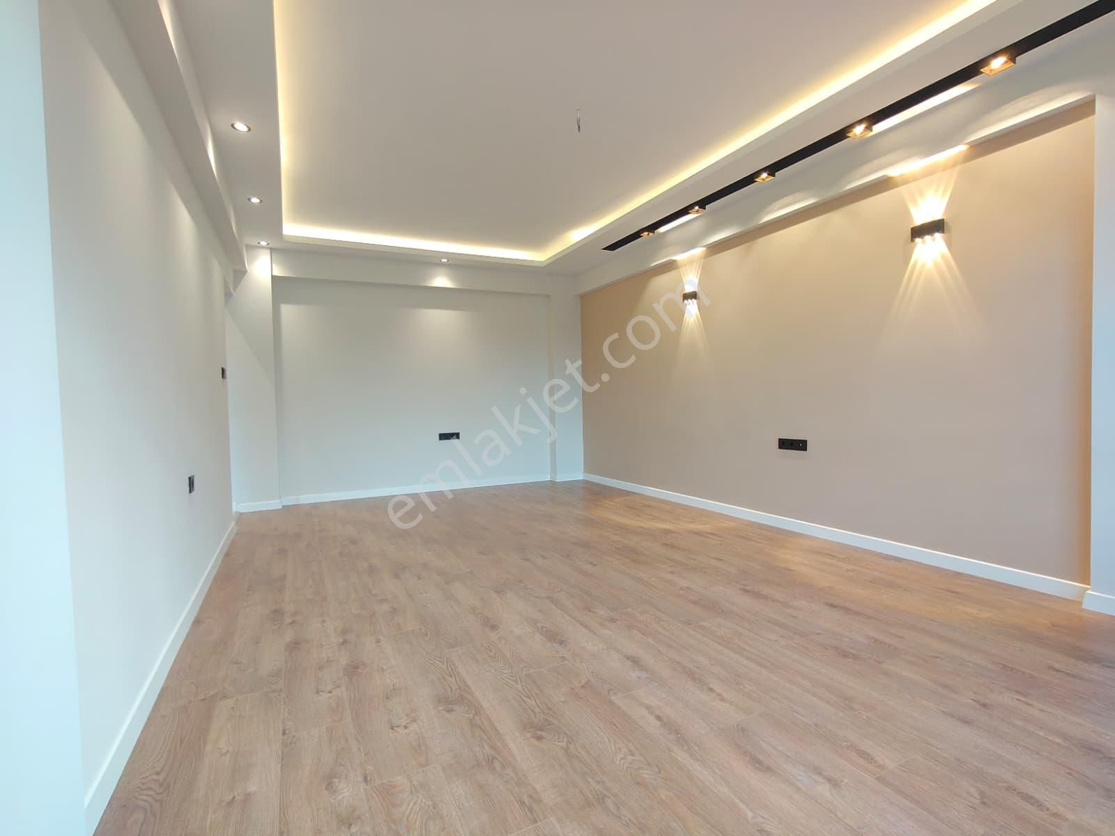 Ata Cad. Üzerinde Satılık 3+1 Daire