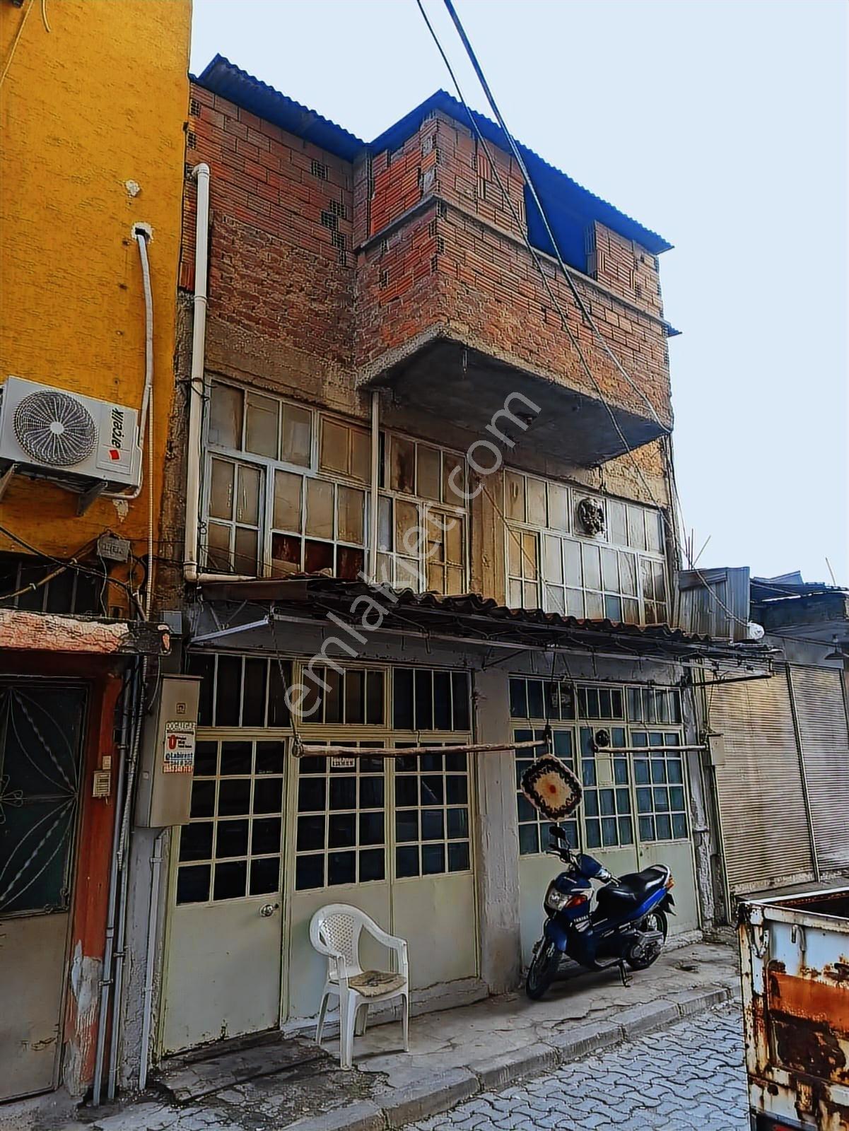 Tenekeciler Çarşısında Ticari+konut İmarlı Satılık Arsa