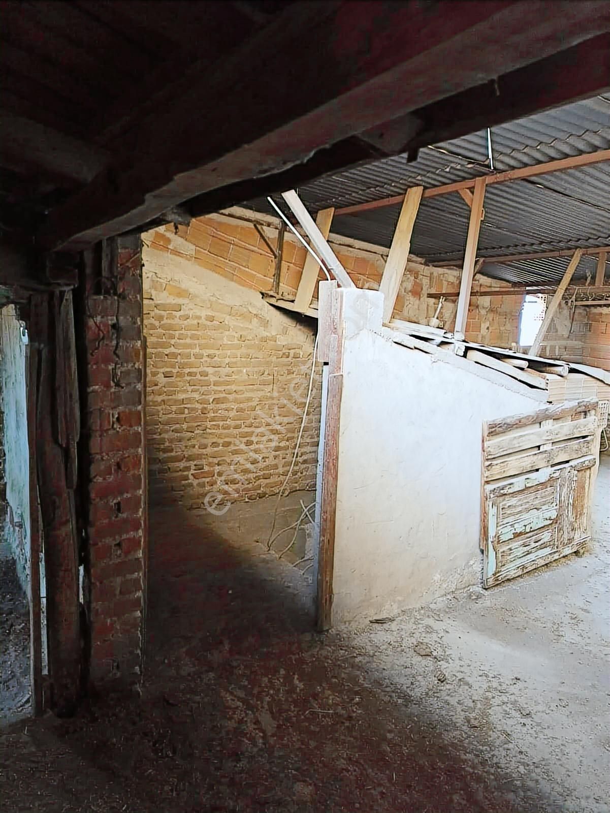 Tenekeciler Çarşısında Ticari+konut İmarlı Satılık Arsa