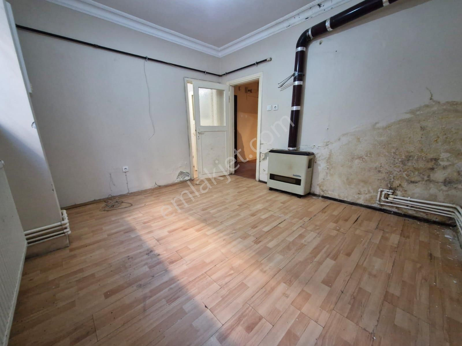 Yıldız Dan Metrobüse Yakın Kaçaksız Kentesele Giricek Bahçe Kat - Görsel 3