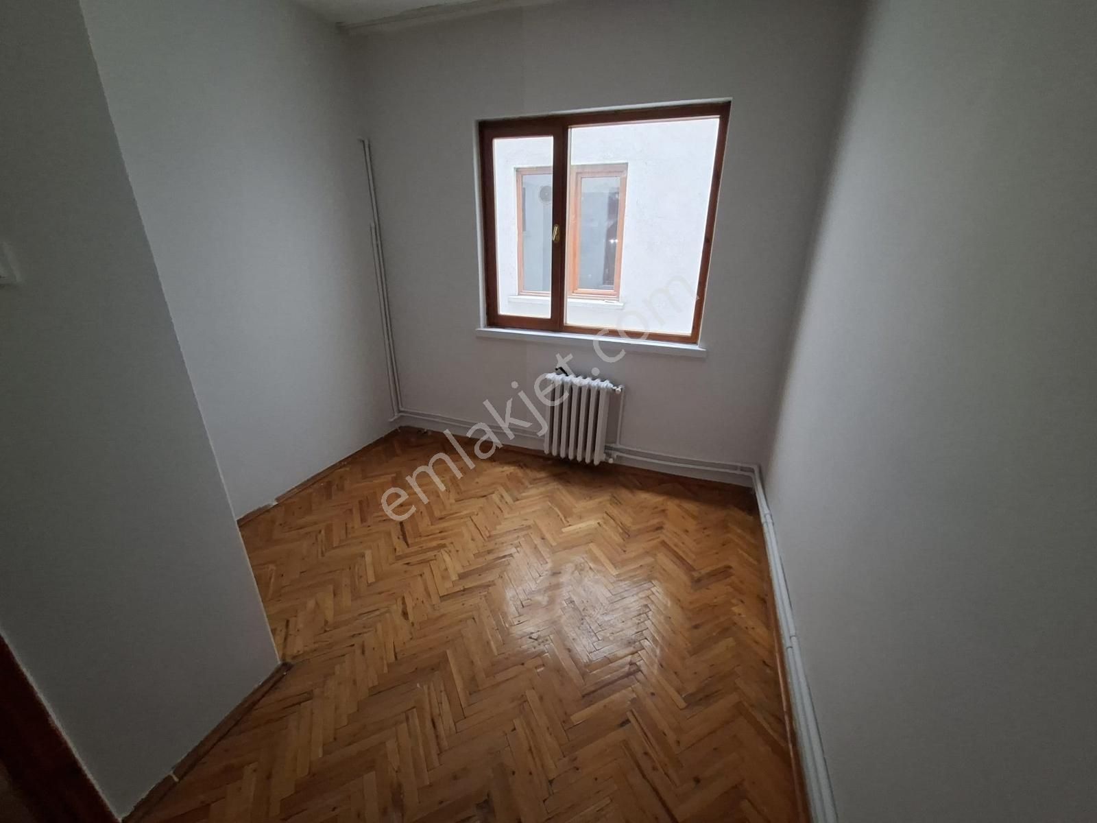 Ahiler Emlaktan Satılık Geniş Merkezde Oturmalık Ve Yatırımlık - Görsel 3