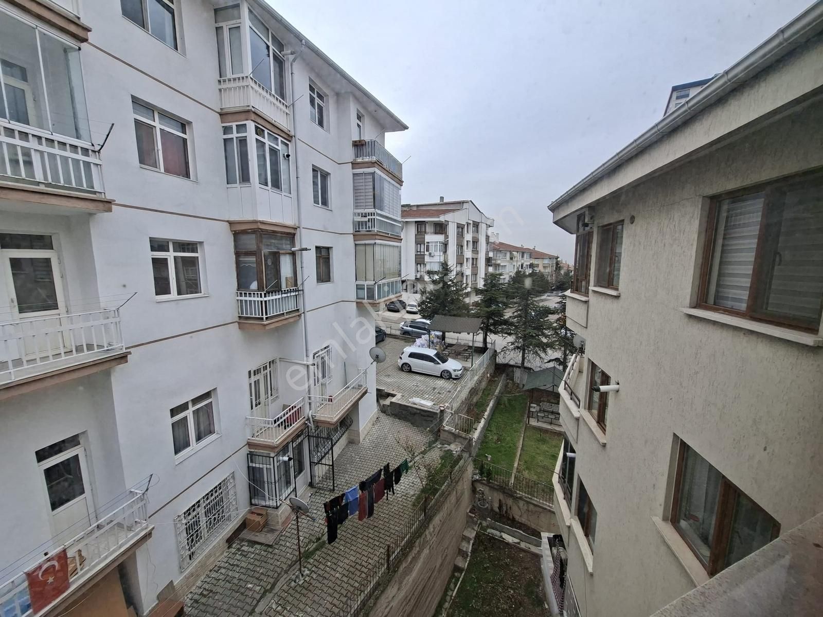 Ahiler Emlaktan Satılık Geniş Merkezde Oturmalık Ve Yatırımlık - Görsel 5