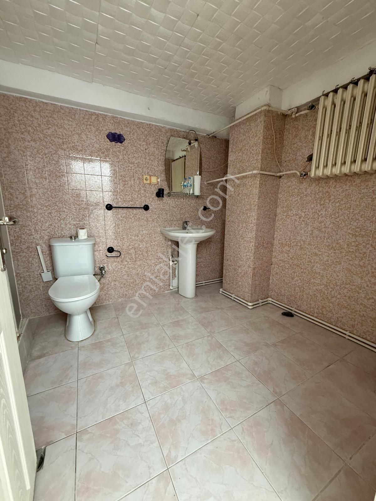 Çekirge Selvili Caddede Site İçi Kiralık 3+1 Daire - Görsel 22