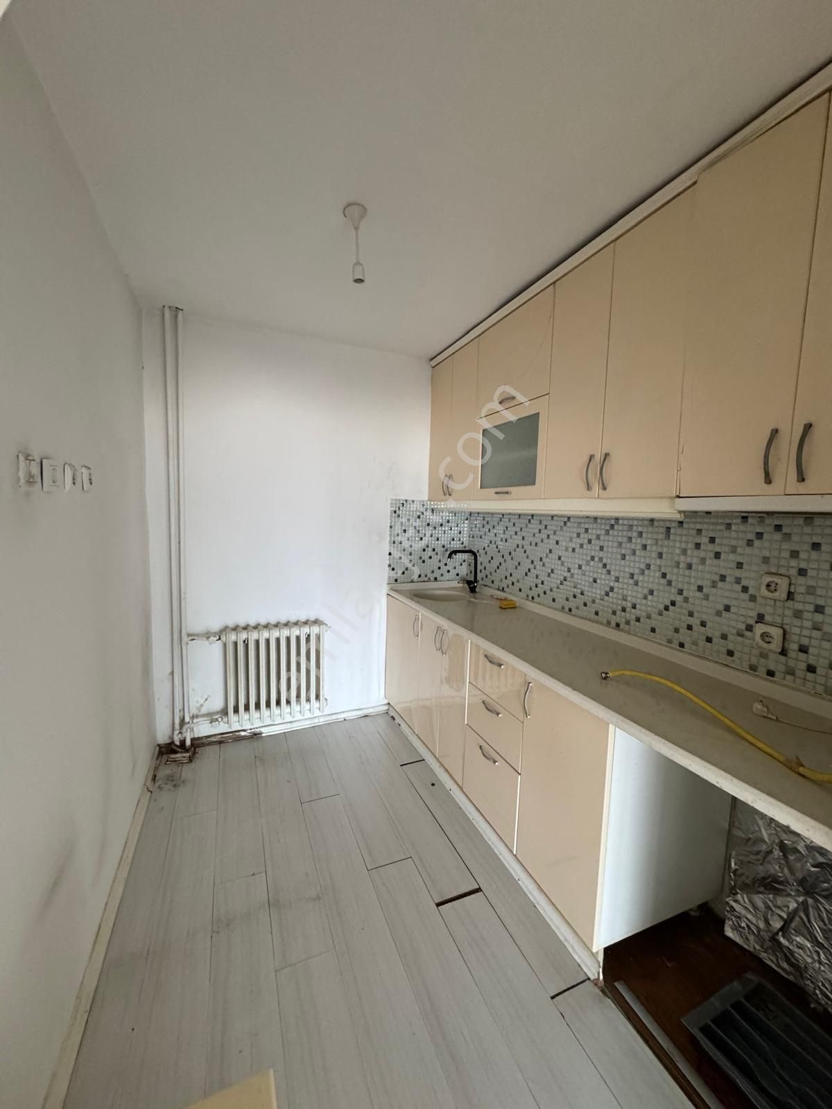 Çekirge Selvili Caddede Site İçi Kiralık 3+1 Daire - Görsel 14